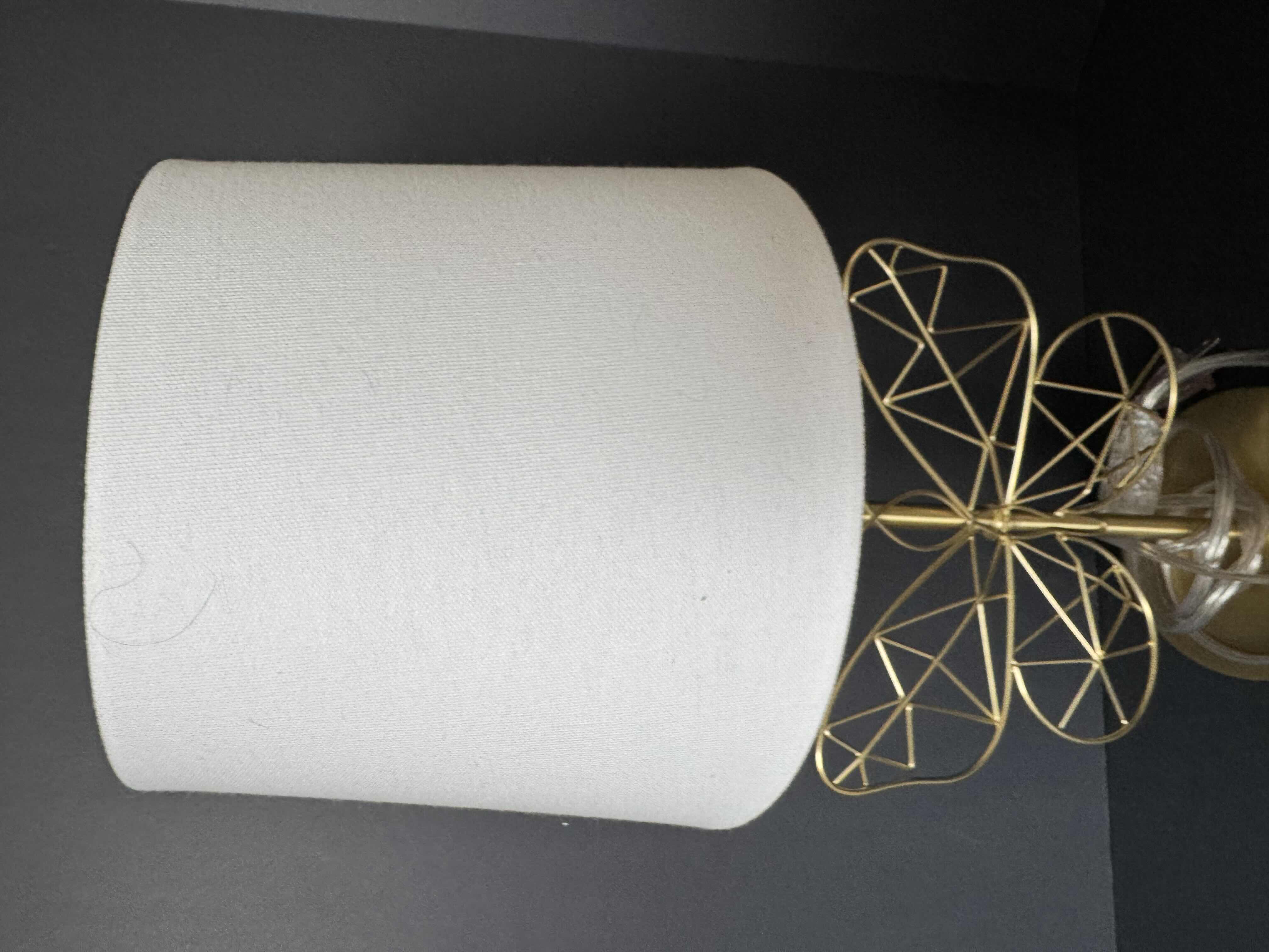 Photo 3 of BUTTERFLY LAMP IN GOLD, H20”