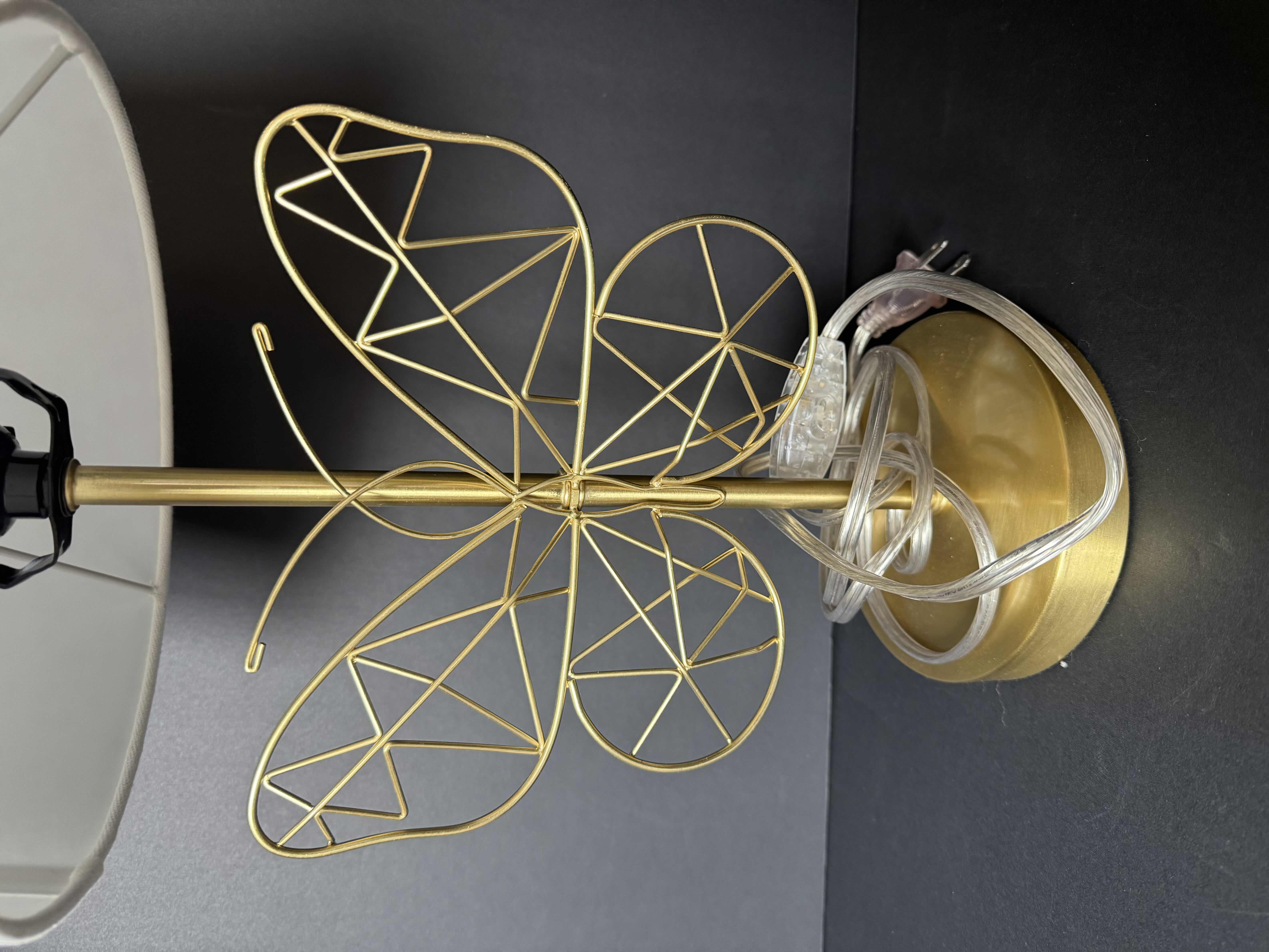 Photo 2 of BUTTERFLY LAMP IN GOLD, H20”