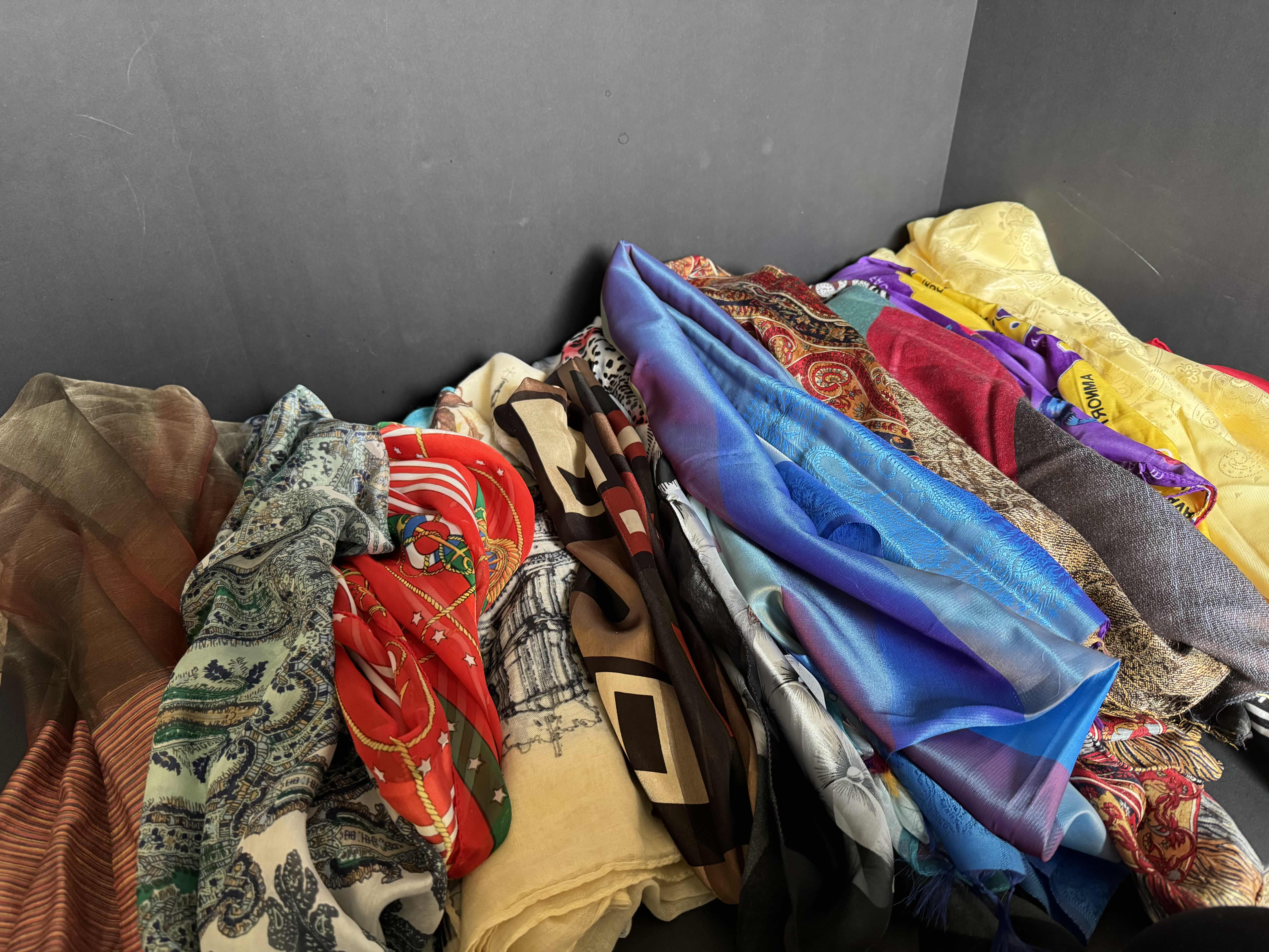 Photo 2 of 13 SCARVES OF VARIOUS TYPES