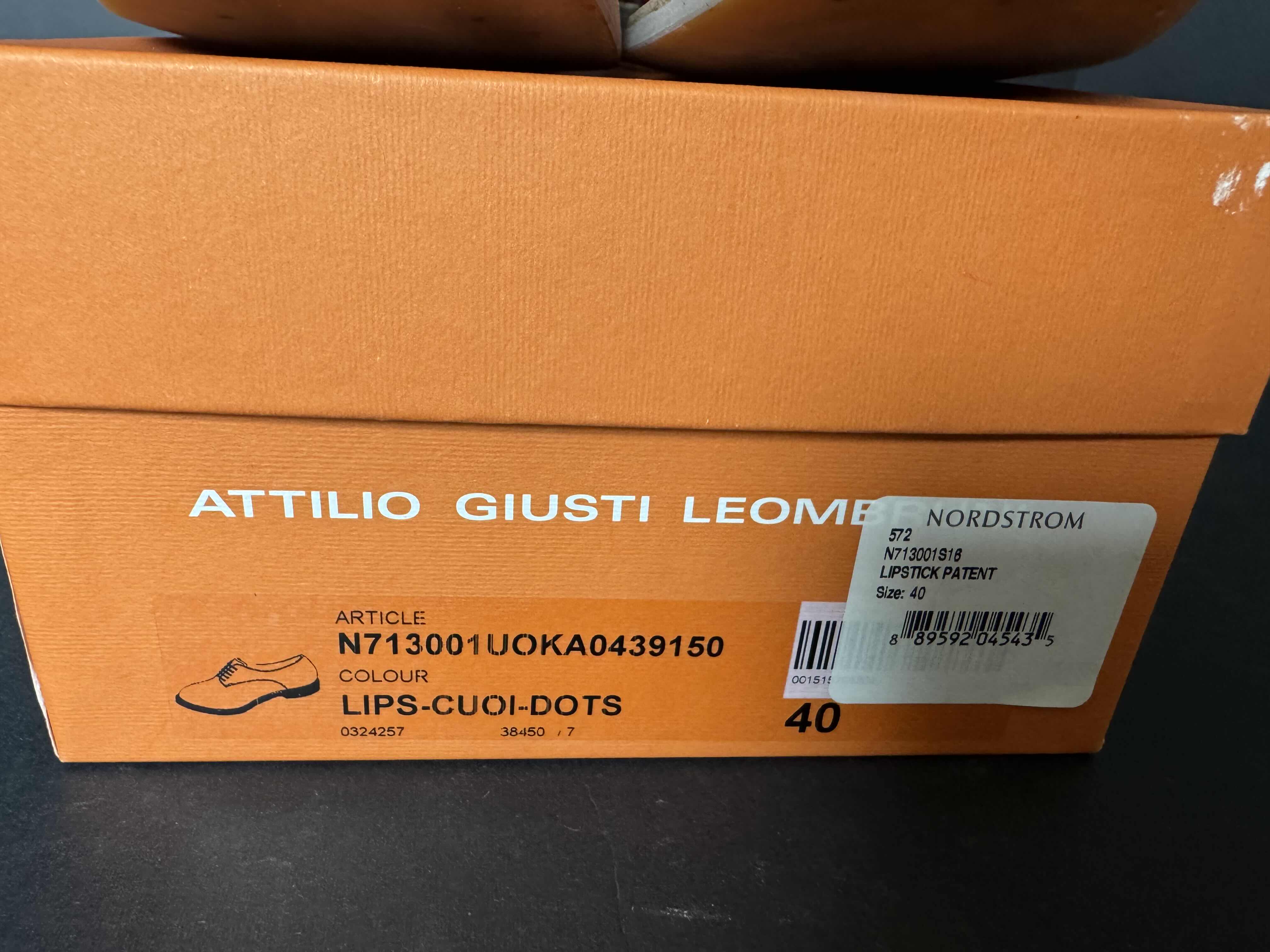 Photo 2 of AGI LIPSTICK PATENT LEATHER SIZE 40 SHOE