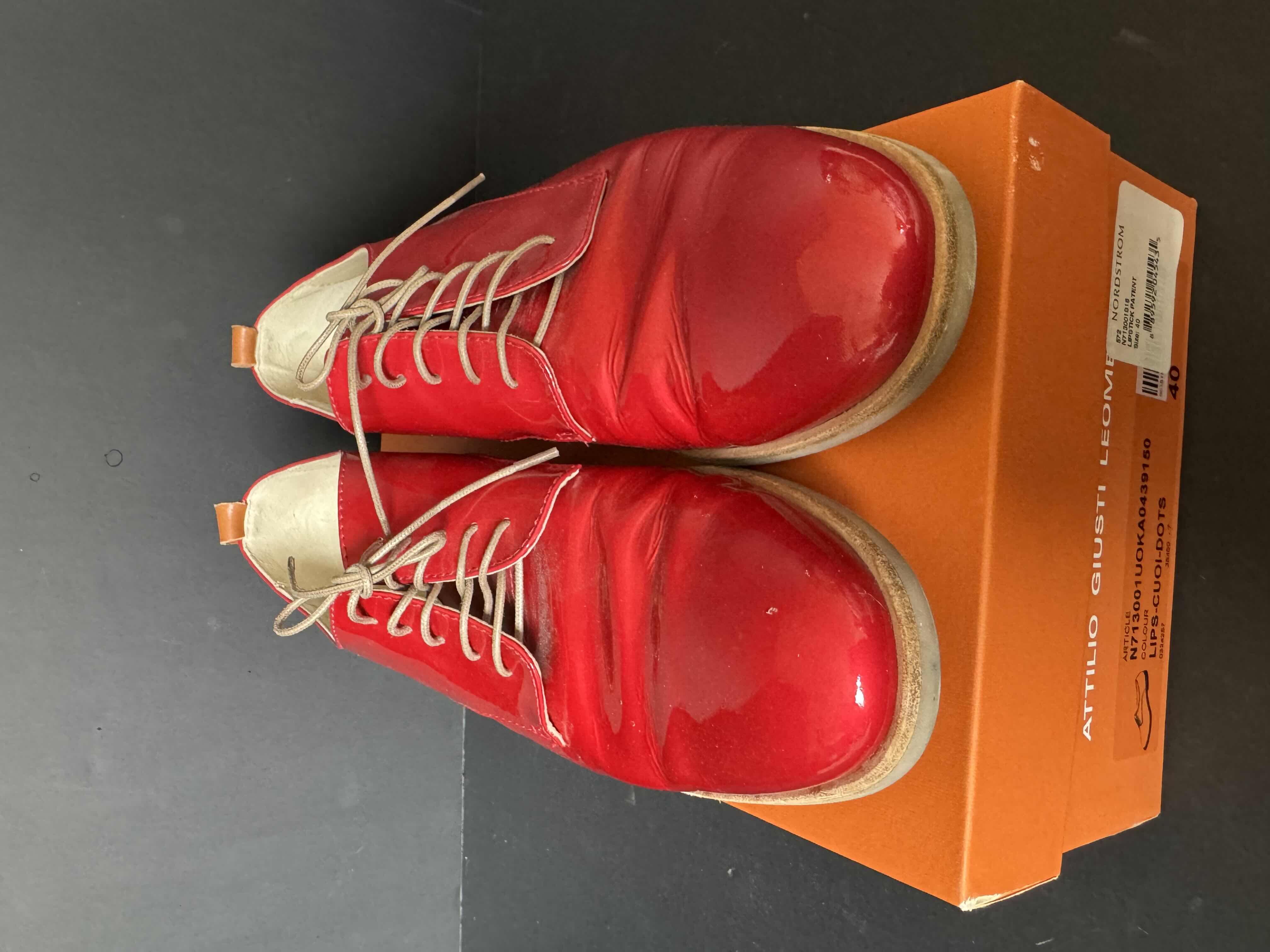 Photo 1 of AGI LIPSTICK PATENT LEATHER SIZE 40 SHOE