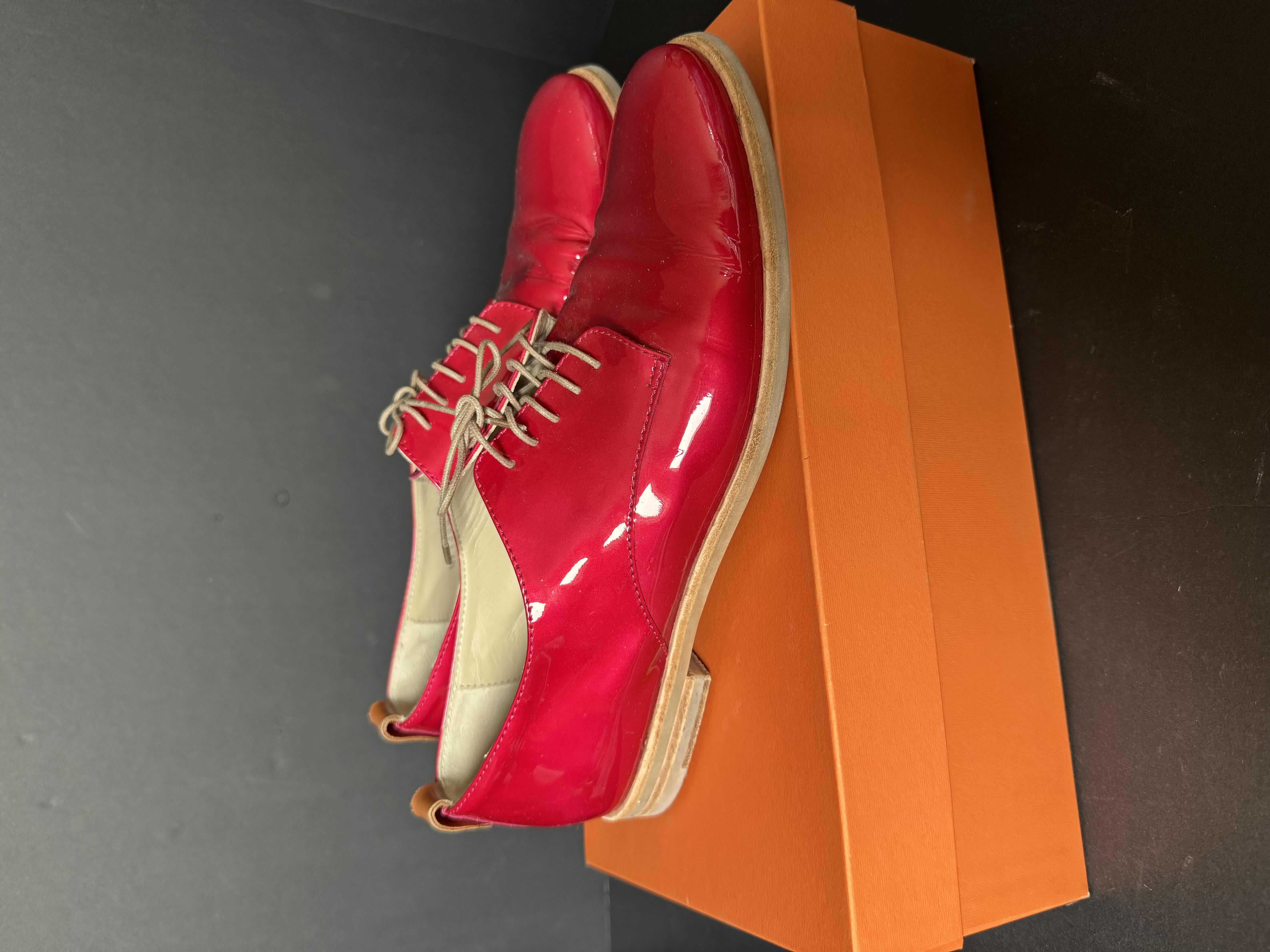 Photo 4 of AGI LIPSTICK PATENT LEATHER SIZE 40 SHOE