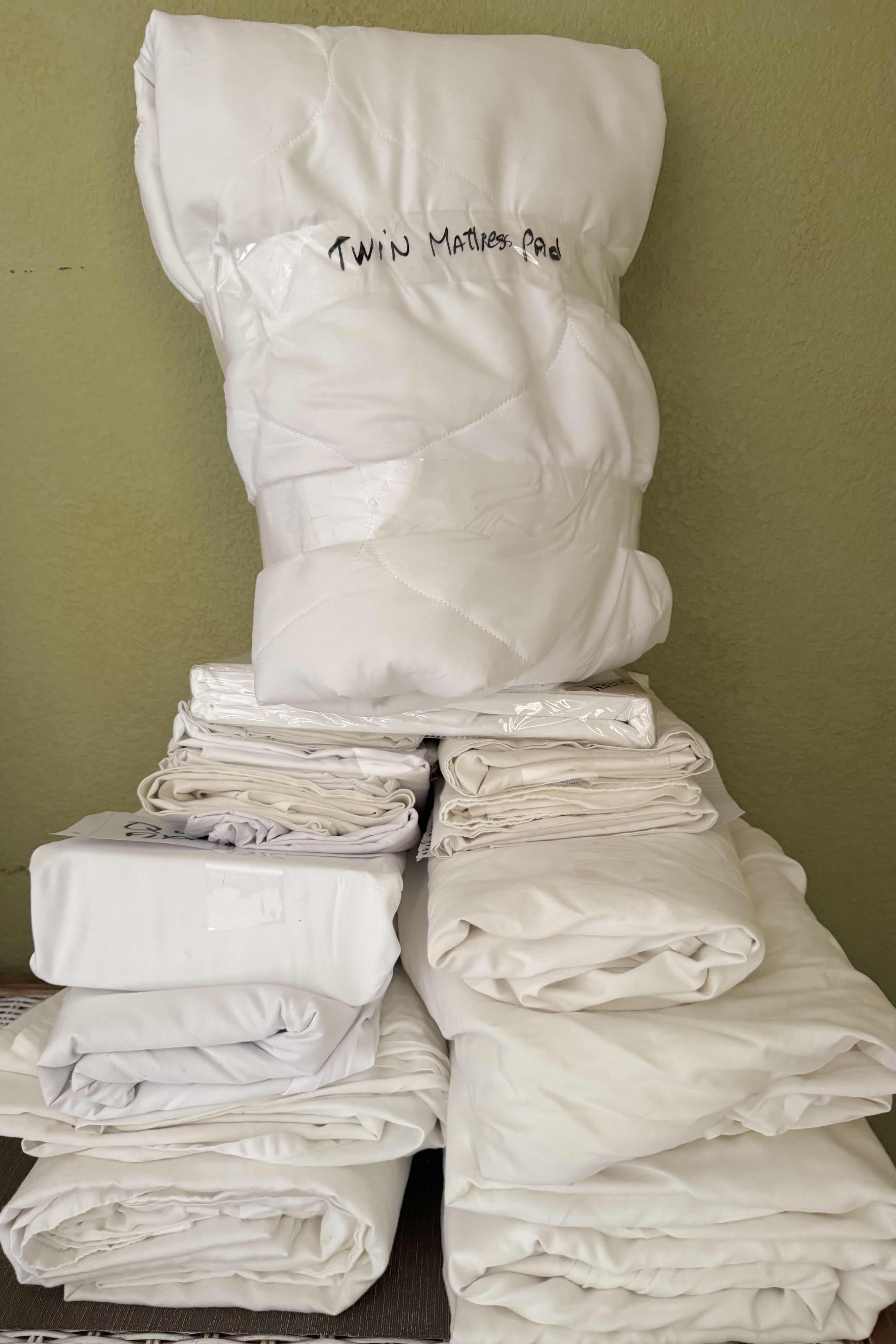 Photo 1 of ASSORTED LINNEN ITEMS, SIZE TWIN AND QUEEN