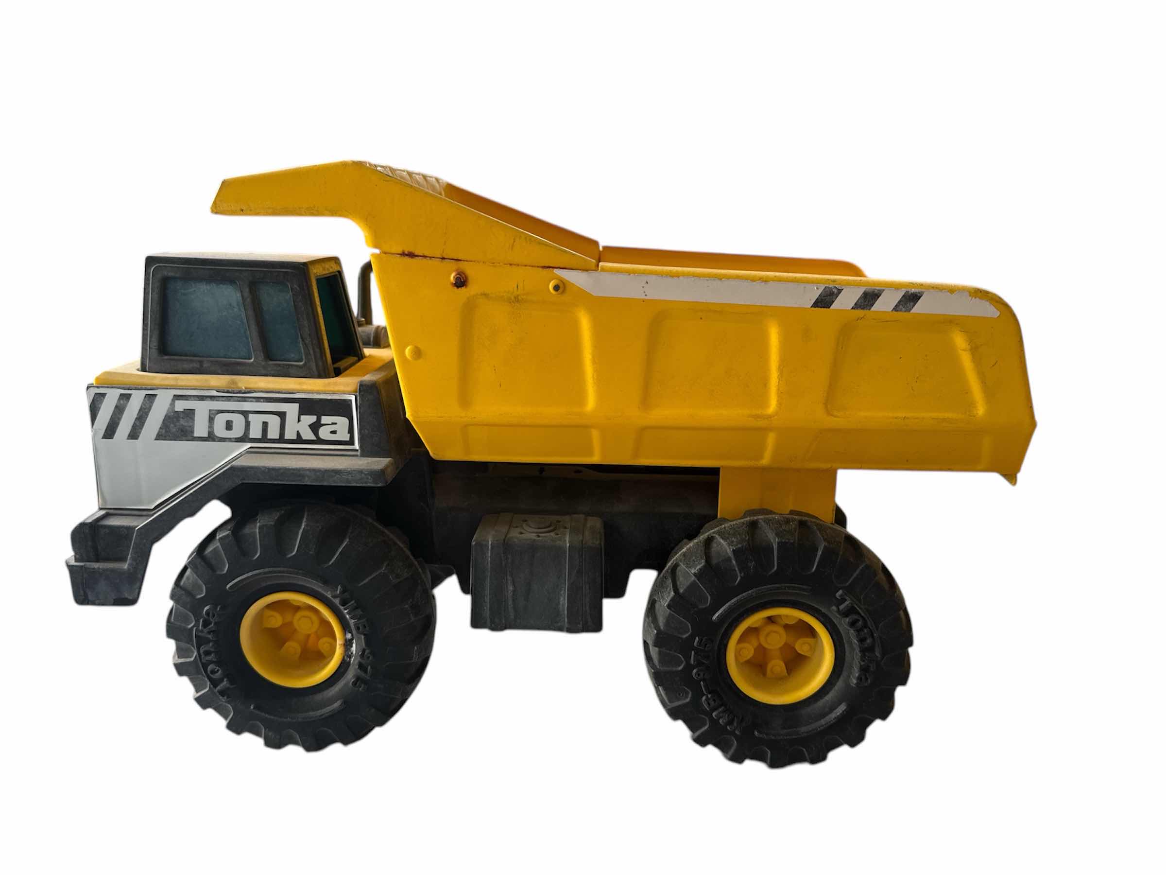 Photo 2 of METAL TONKA TRUCK