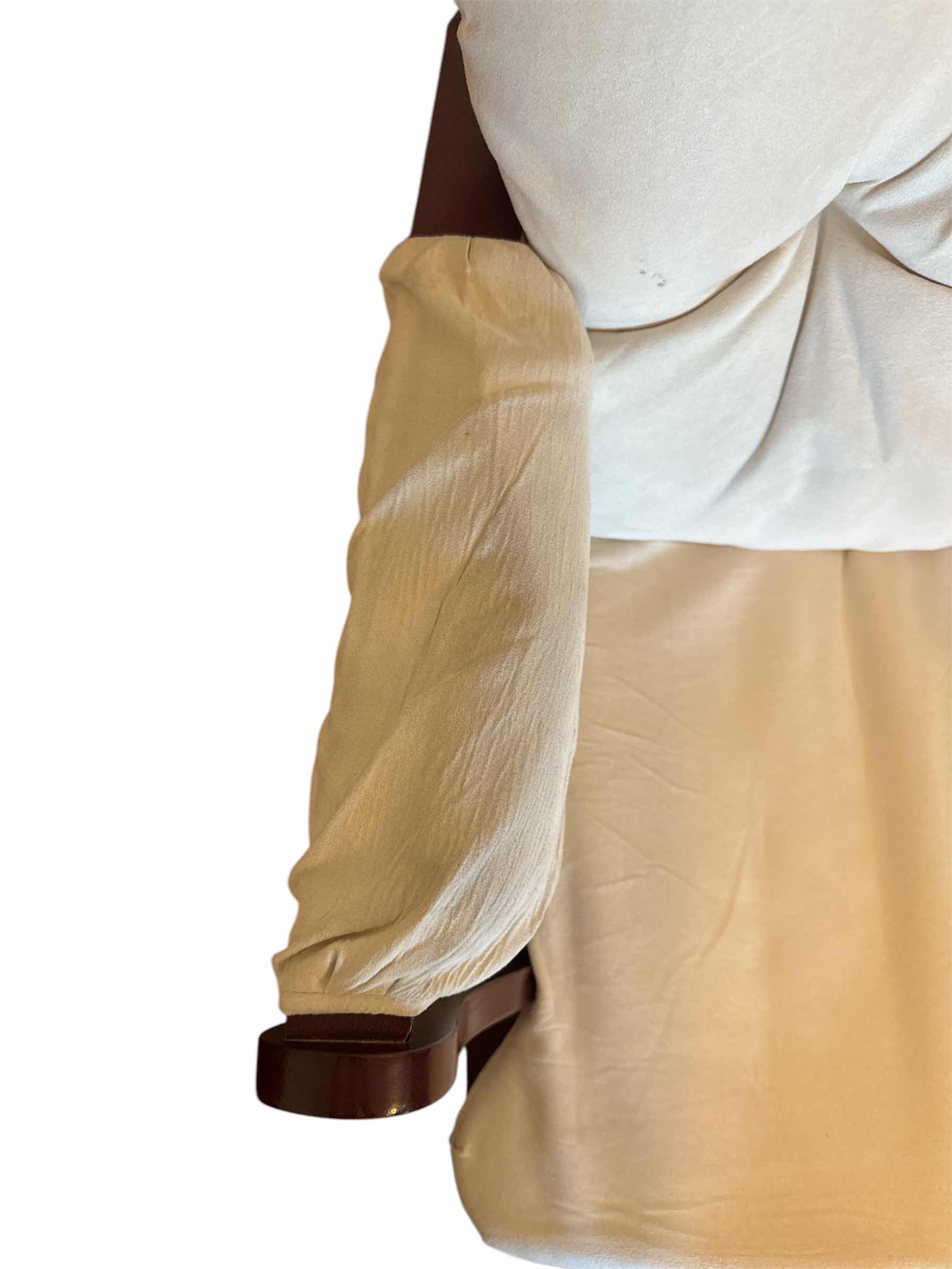 Photo 1 of WHITE CUSHIONED GLIDER ROCKER