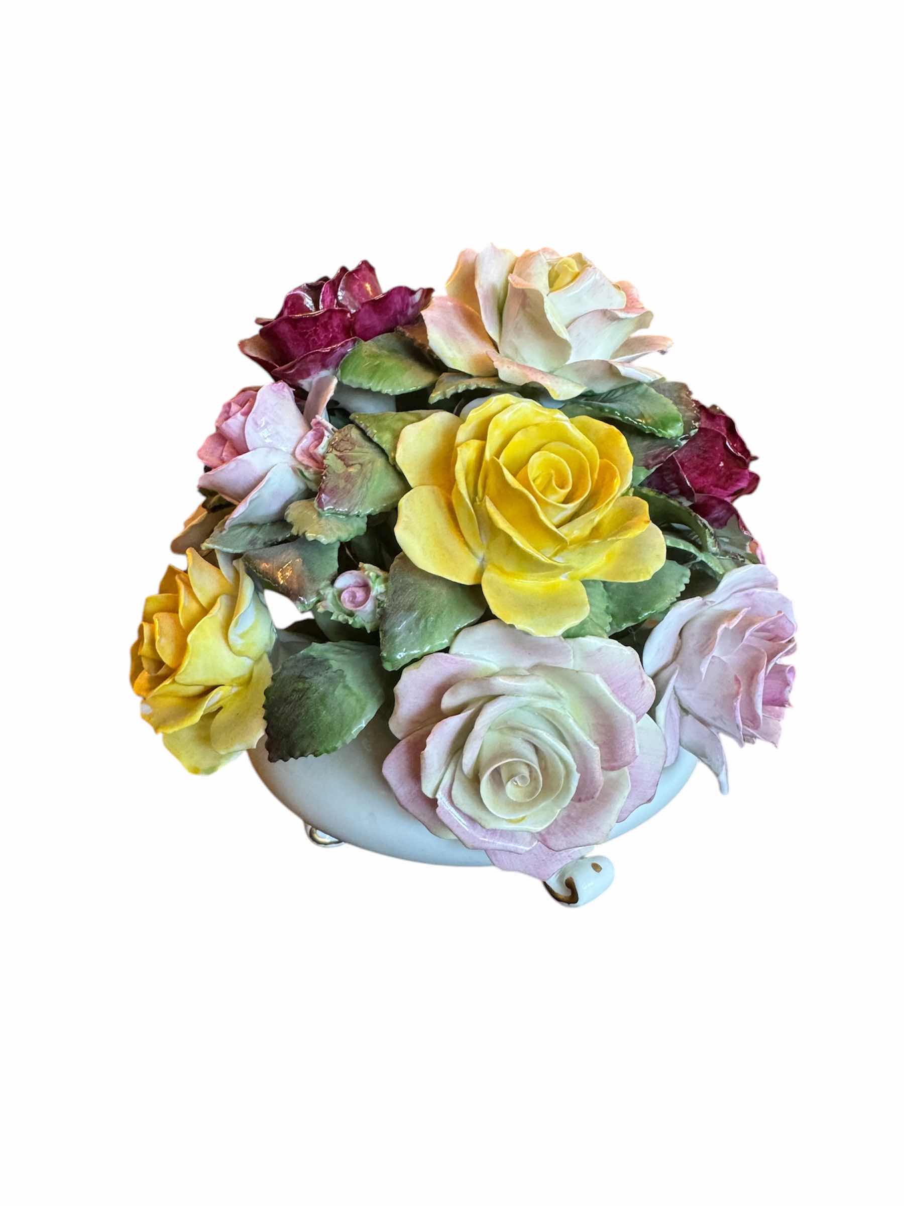 Photo 2 of VINTAGE ROYAL ADDERLEY FLORAL ARRANGEMENT “OLD COUNTRY ROSES”, BONE CHINA, FLORAL/WHITE

7” X 7” X H8”