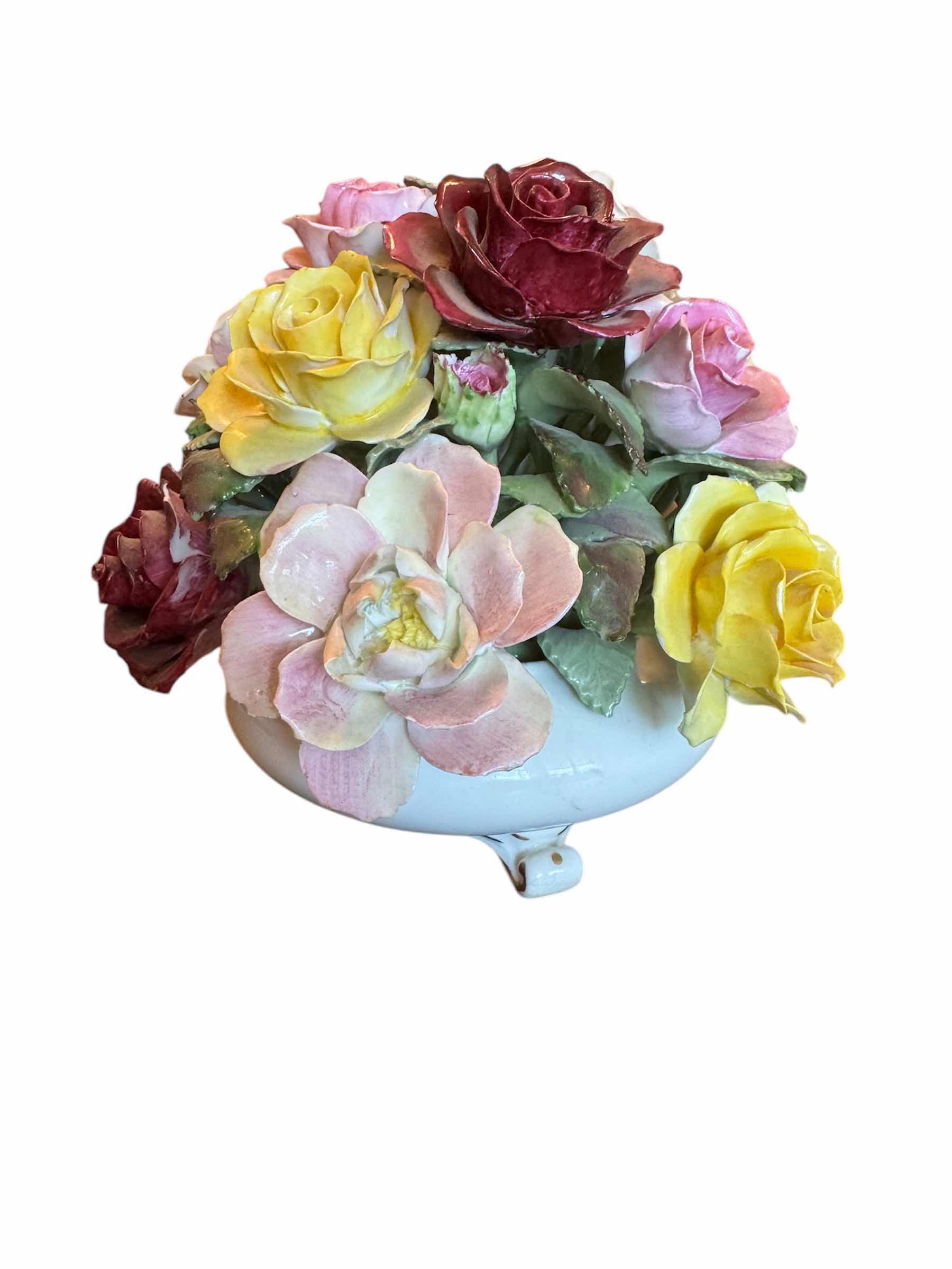 Photo 1 of VINTAGE ROYAL ADDERLEY FLORAL ARRANGEMENT “OLD COUNTRY ROSES”, BONE CHINA, FLORAL/WHITE

7” X 7” X H8”