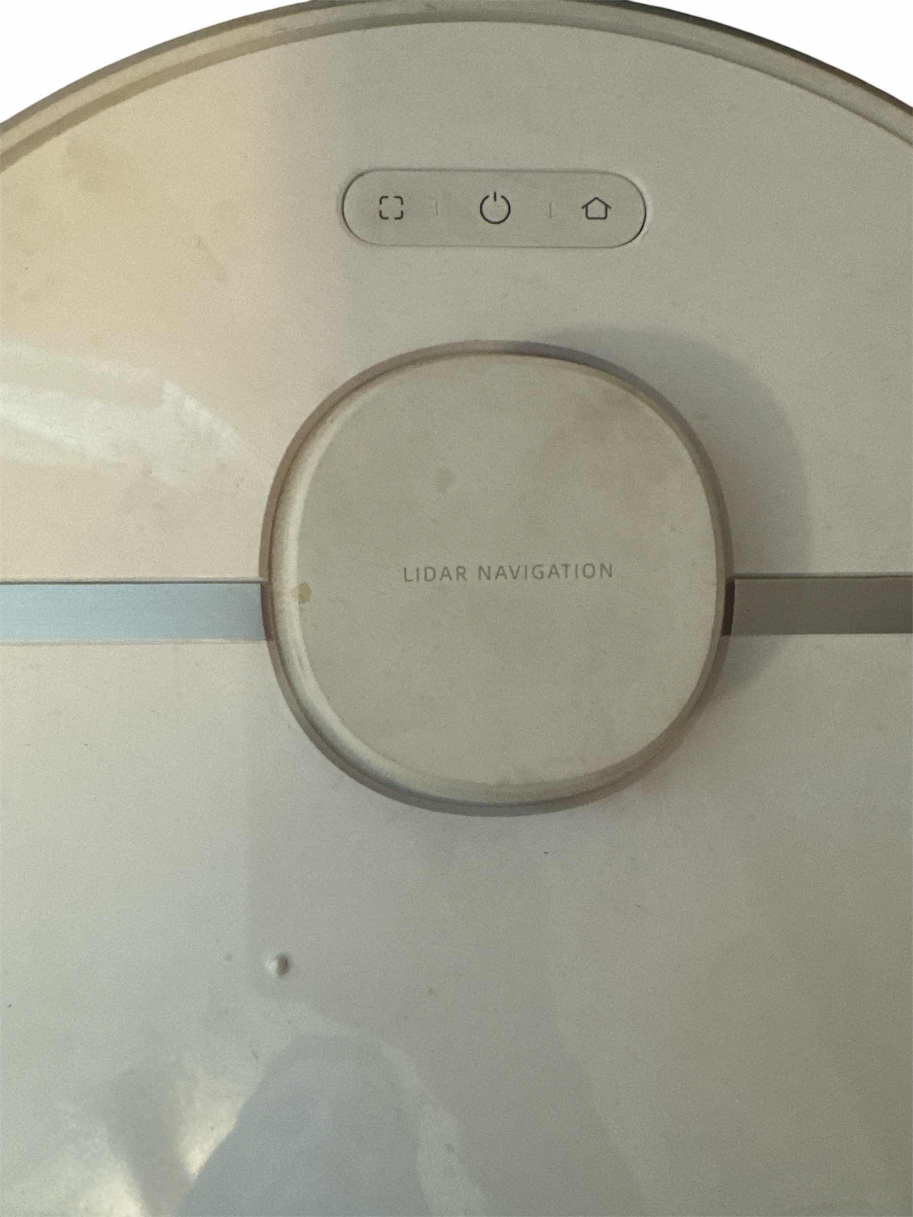 Photo 2 of WHITE DREAME D9 ROBOTIC VACUUM