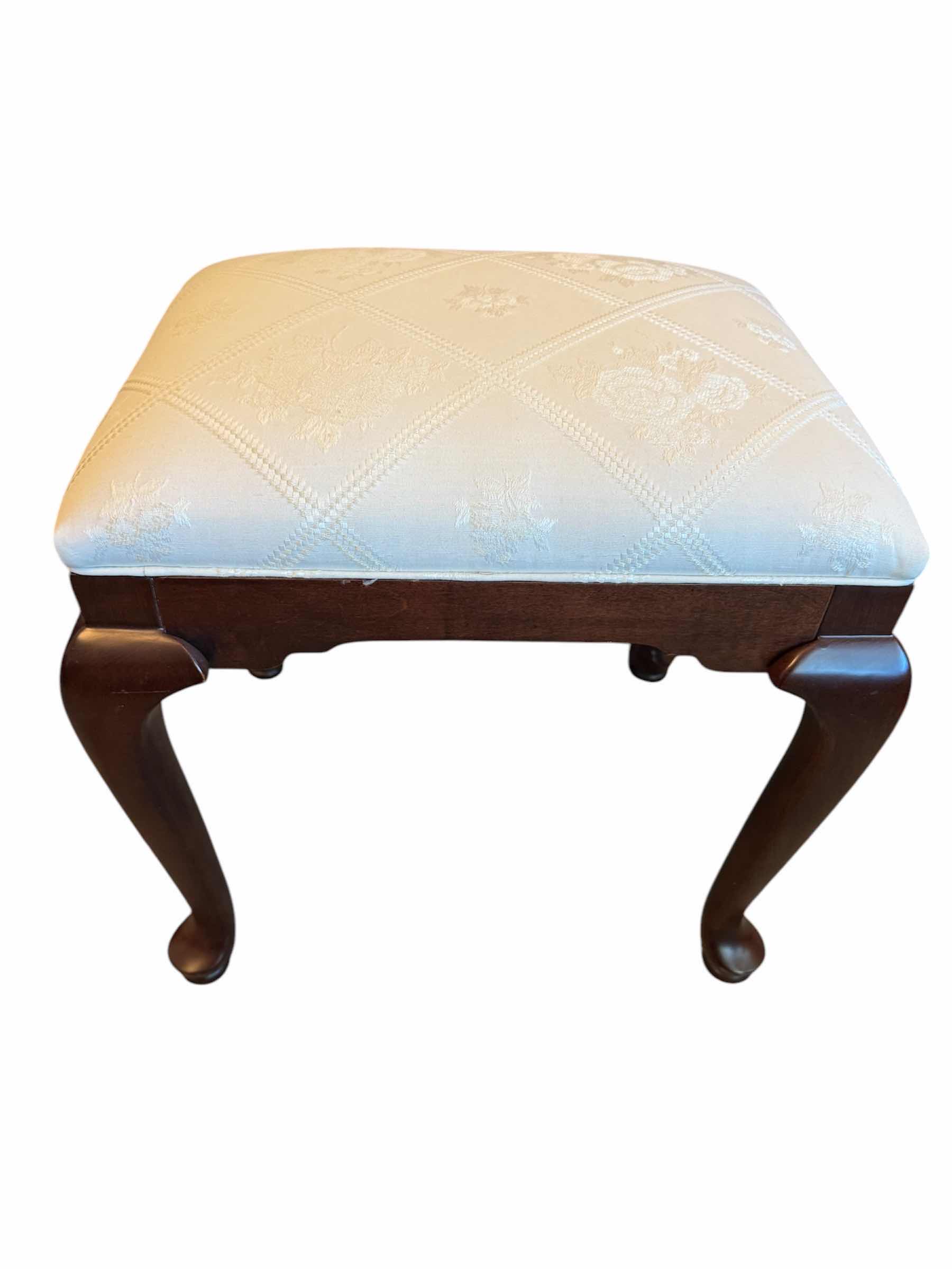 Photo 2 of ETHAN ALLEN, CHERRYWOOD GEORGIAN STYLE BENCH

18” X 16” X H19”