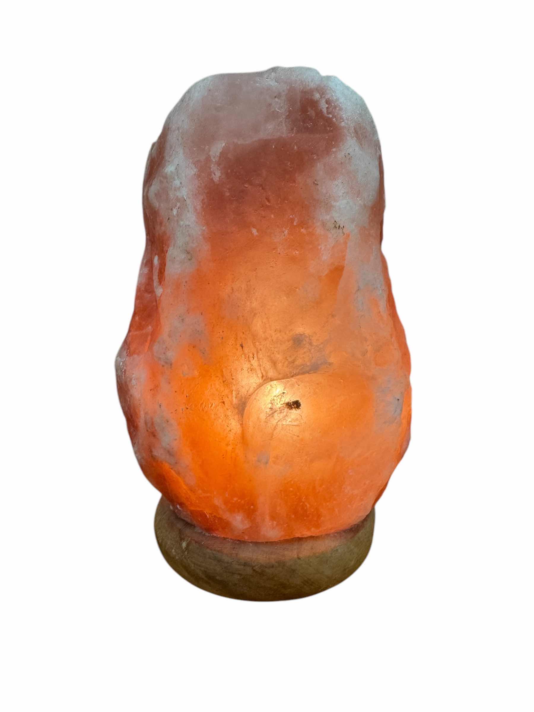 Photo 1 of SALT CRYSTAL LAMP, PLUG IN

H8.5”