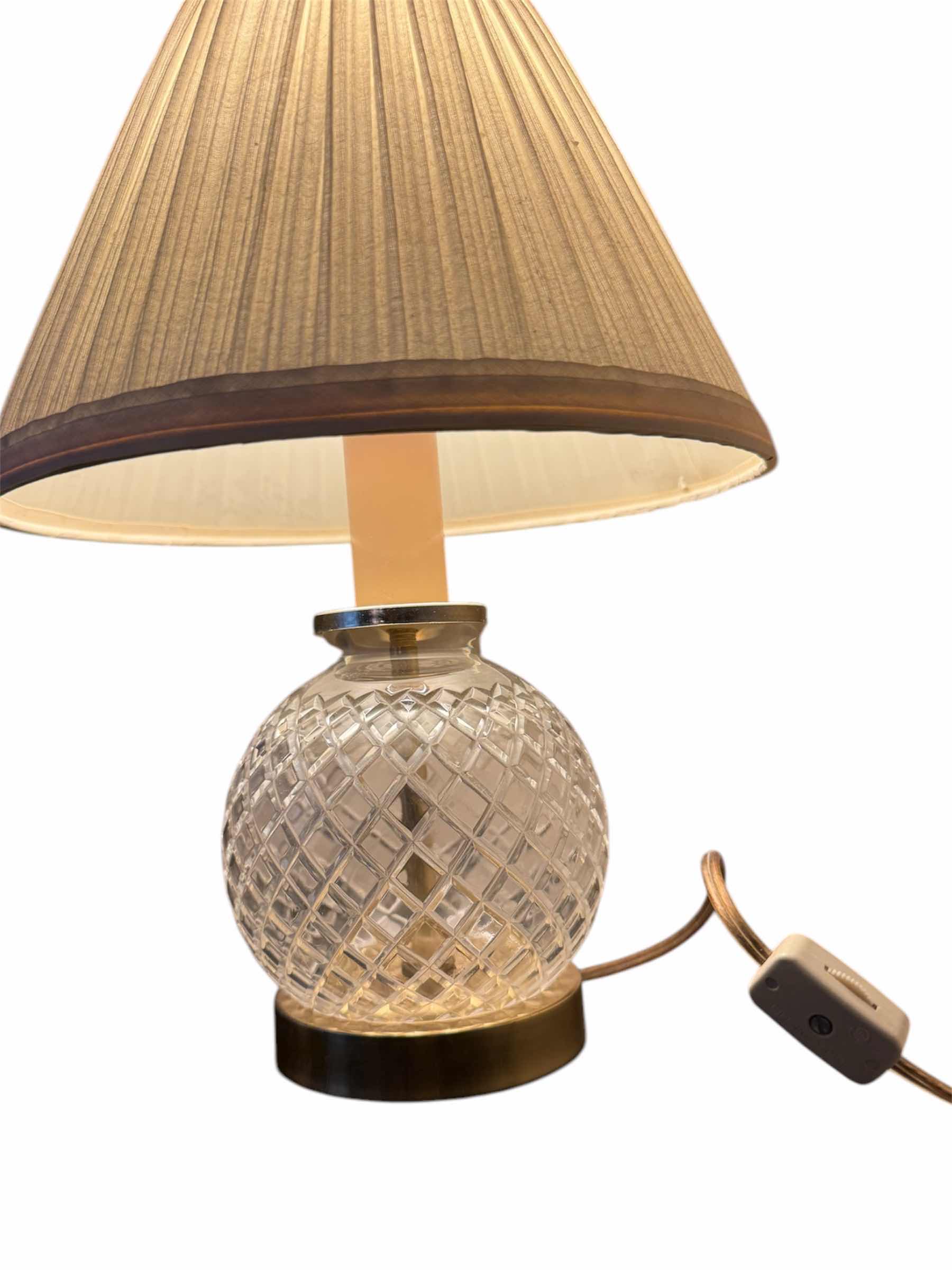 Photo 1 of VINTAGE LEVITON TABLE LAMP, MADE IN THE USA 

H14”