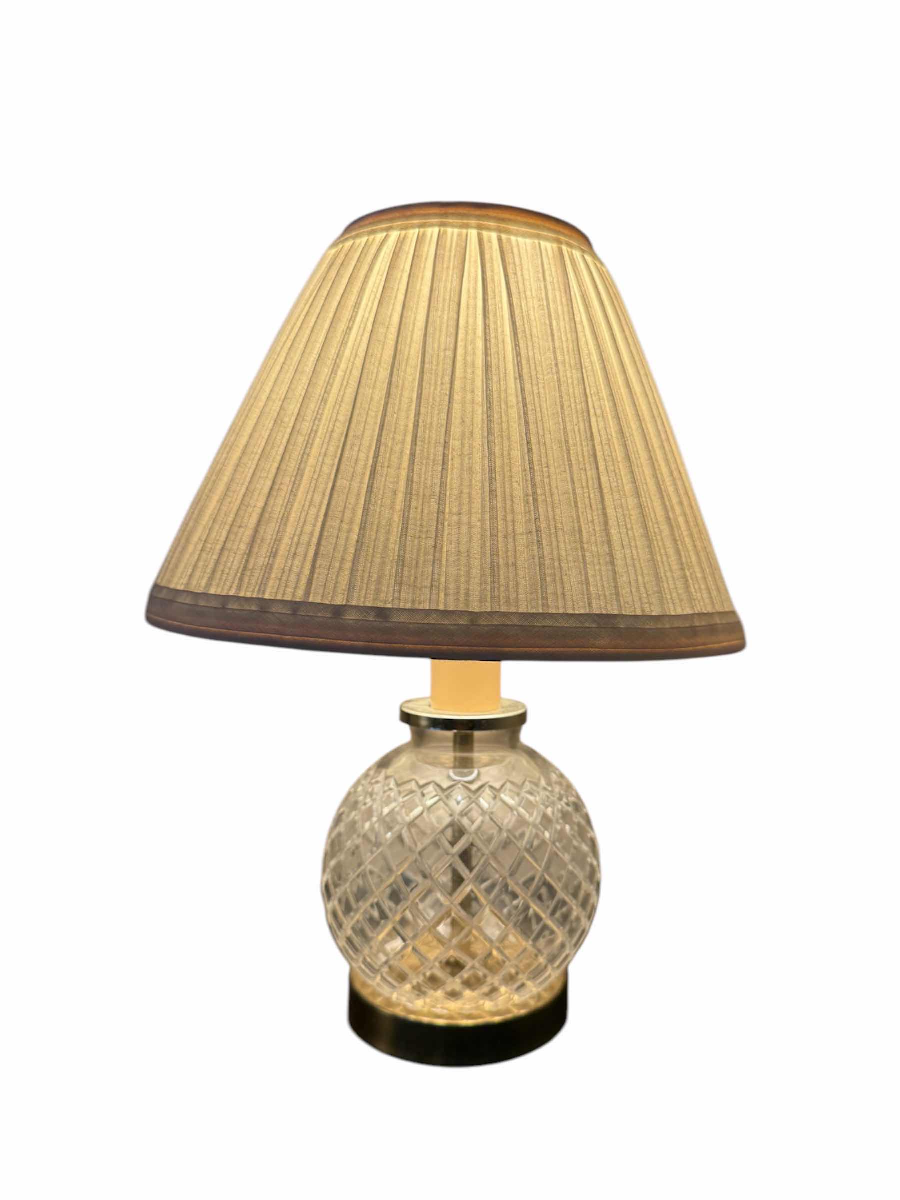 Photo 1 of VINTAGE LEVITON TABLE LAMP, MADE IN THE USA 

H14”