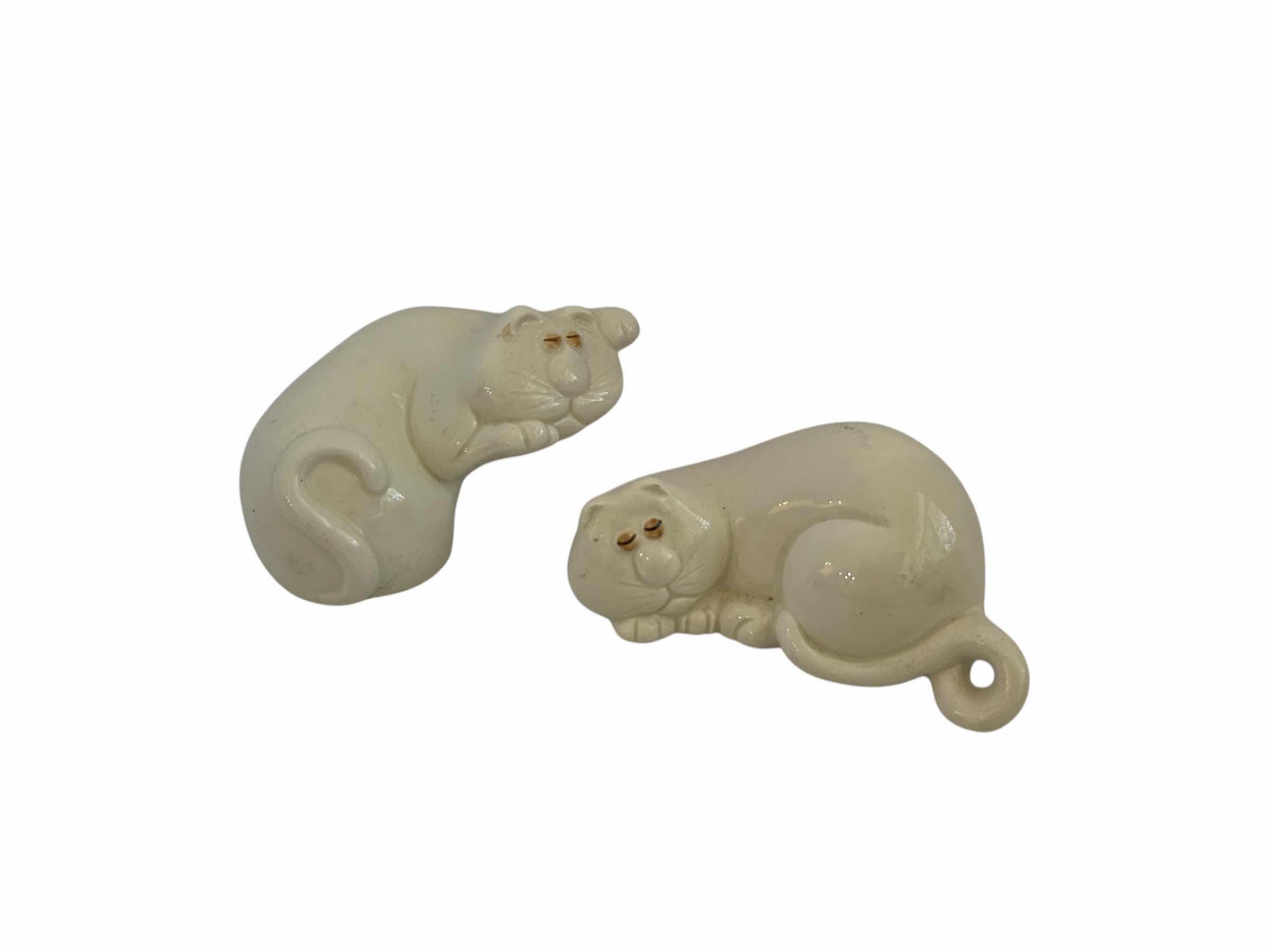Photo 1 of IVORY FAT CAT SALT PEPPER SET