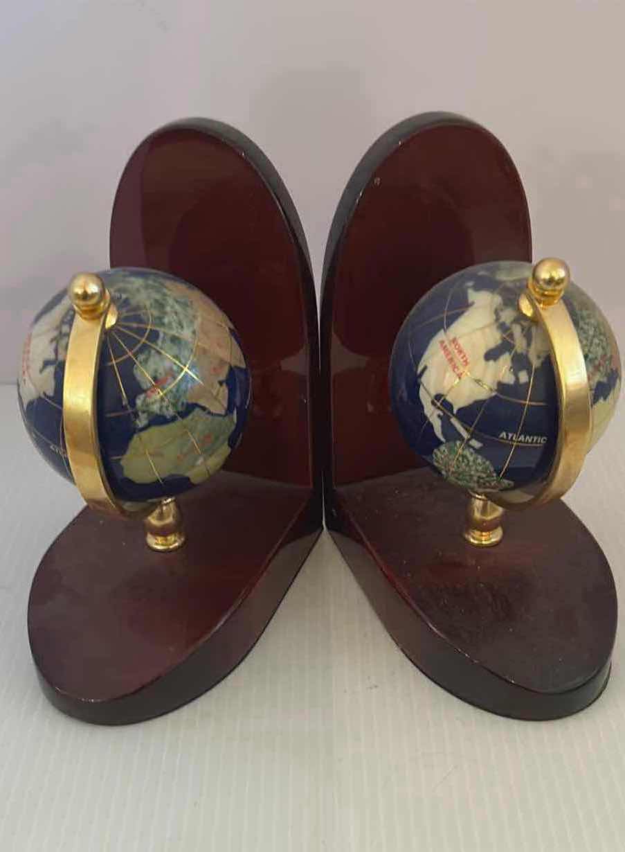 Photo 1 of OCEAN WORLD BOOK ENDS SMALL GLOBE H 9”