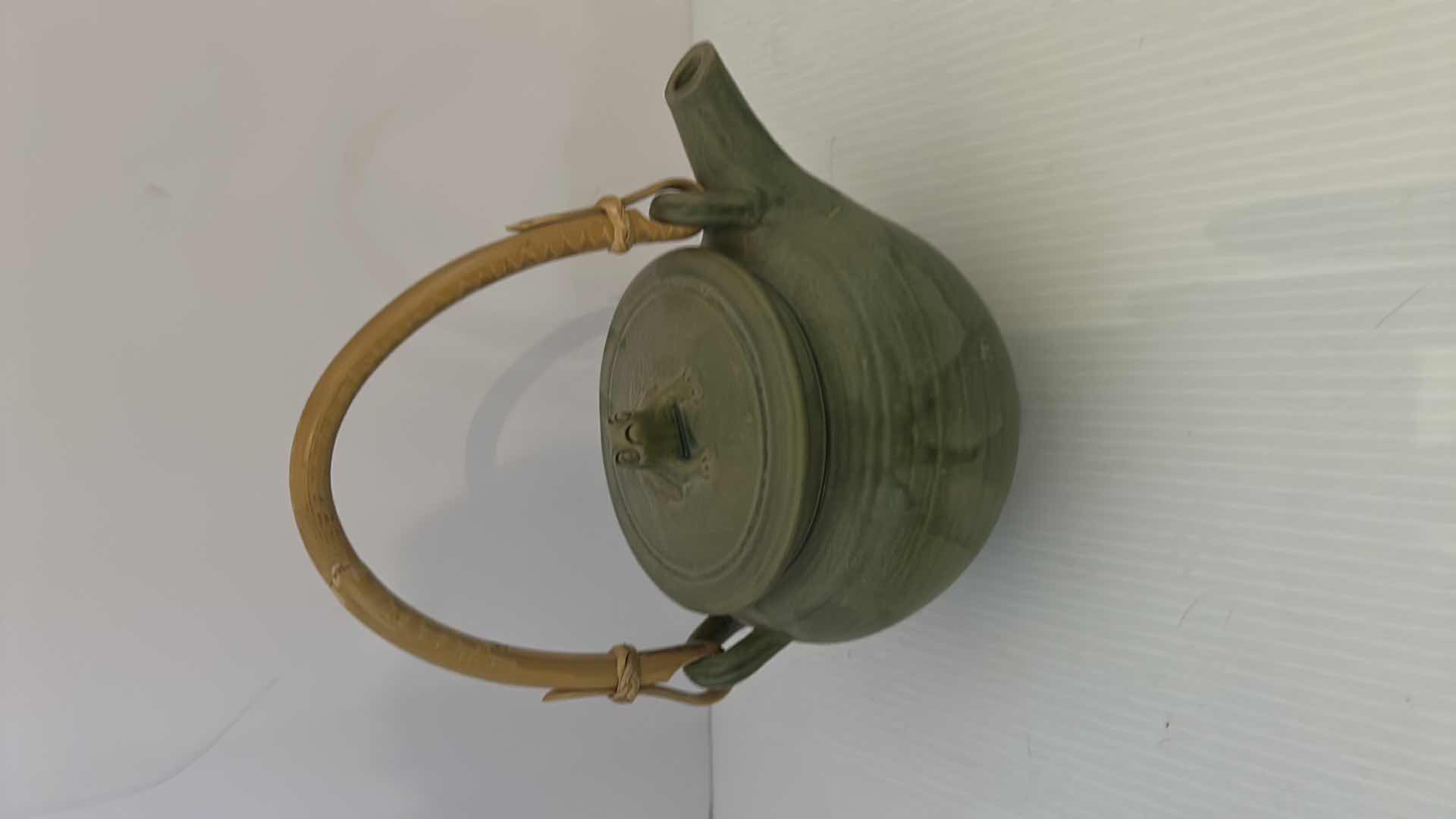 Photo 2 of INDONESIAN CERAMIC FROG TEA POT W 4 MATCHING CUPS