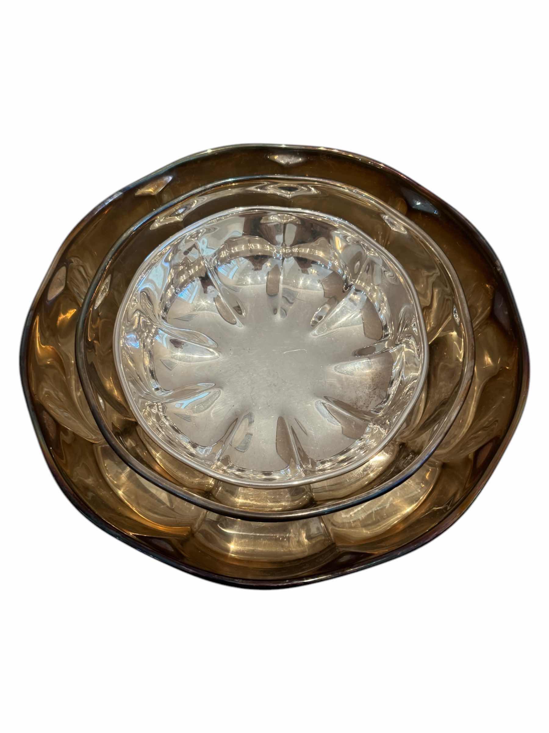 Photo 2 of 3- VINTAGE GORHAM SCALLOPED SILVER BOWLS , SERVING BOWLS, CANDY DISH

10” X H2.75”
8” X H2.5”
6.75” X H2”