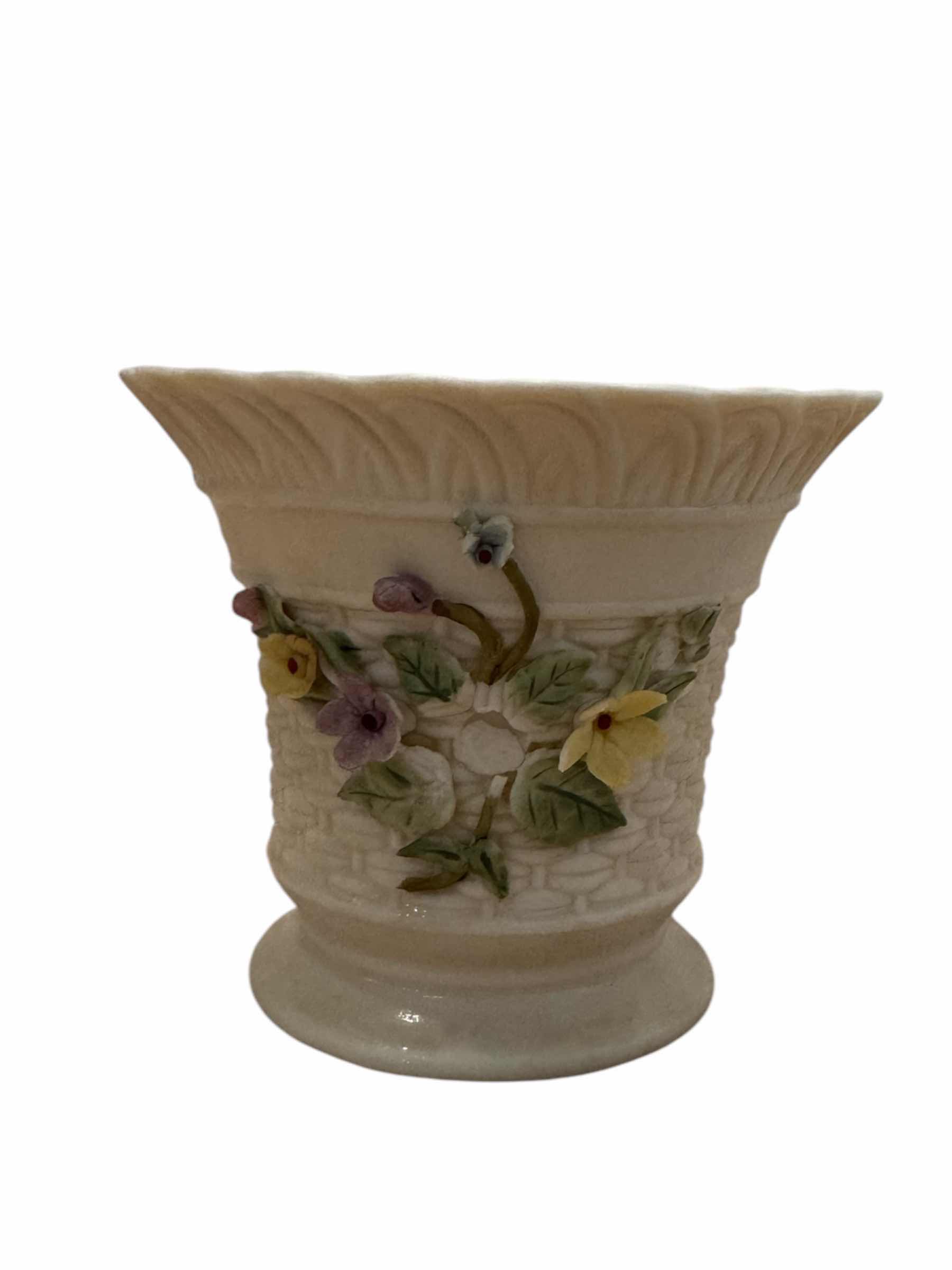 Photo 1 of VINTAGE PORCELAIN LEFTON AND ENESCO DECOR, ARTWORK