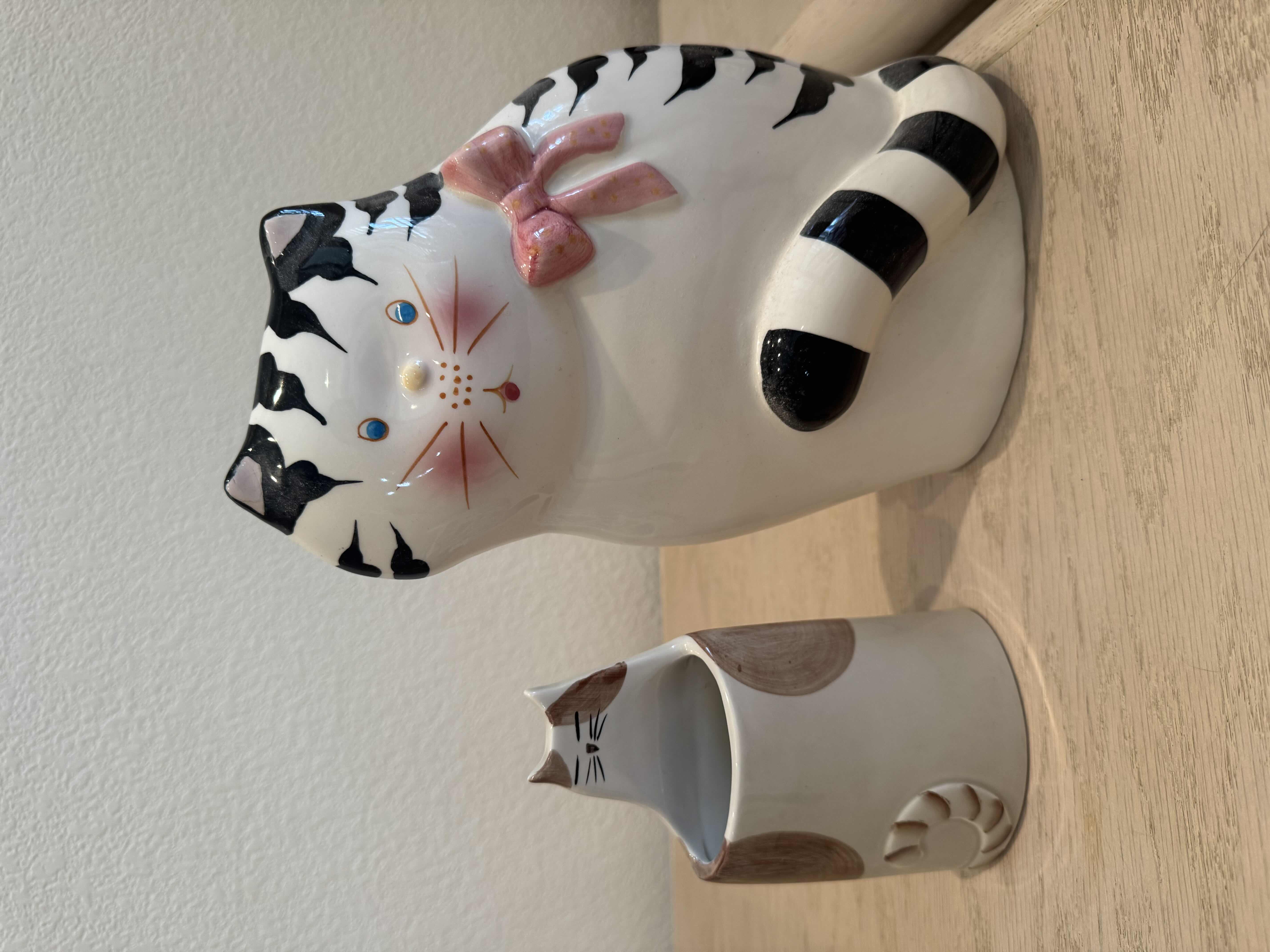 Photo 1 of CATS BY NINA, ASSORTED HOME DECOR, CERAMIC, HOME ESSENTIALS, ARTWORK, 5 PIECES
