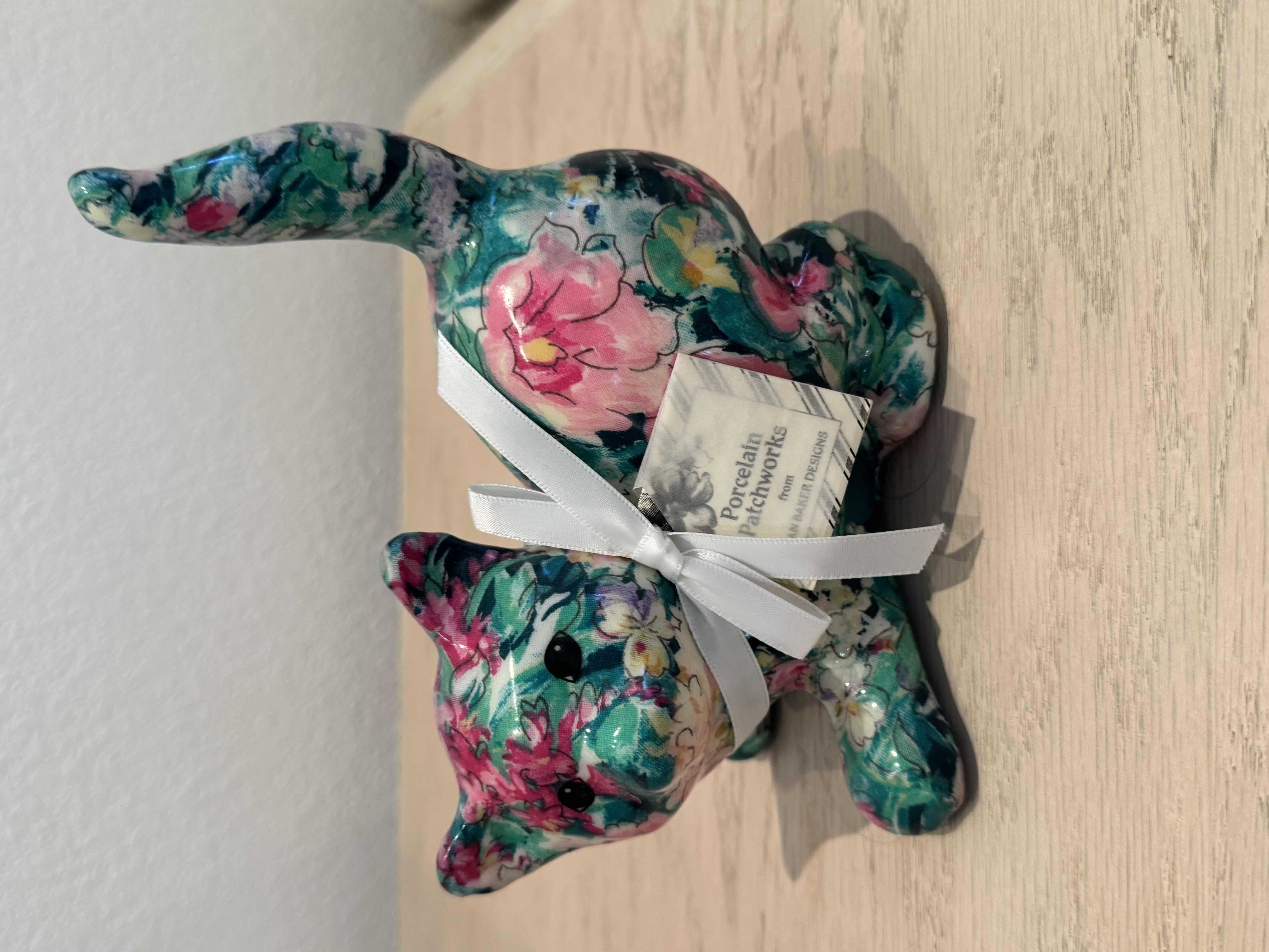 Photo 2 of CAT HOME DECOR, JEWELRY BOX AND CAT FIGURINE 

JEWELRY BOX
4.5” X H2”

CAT
6” X H7”