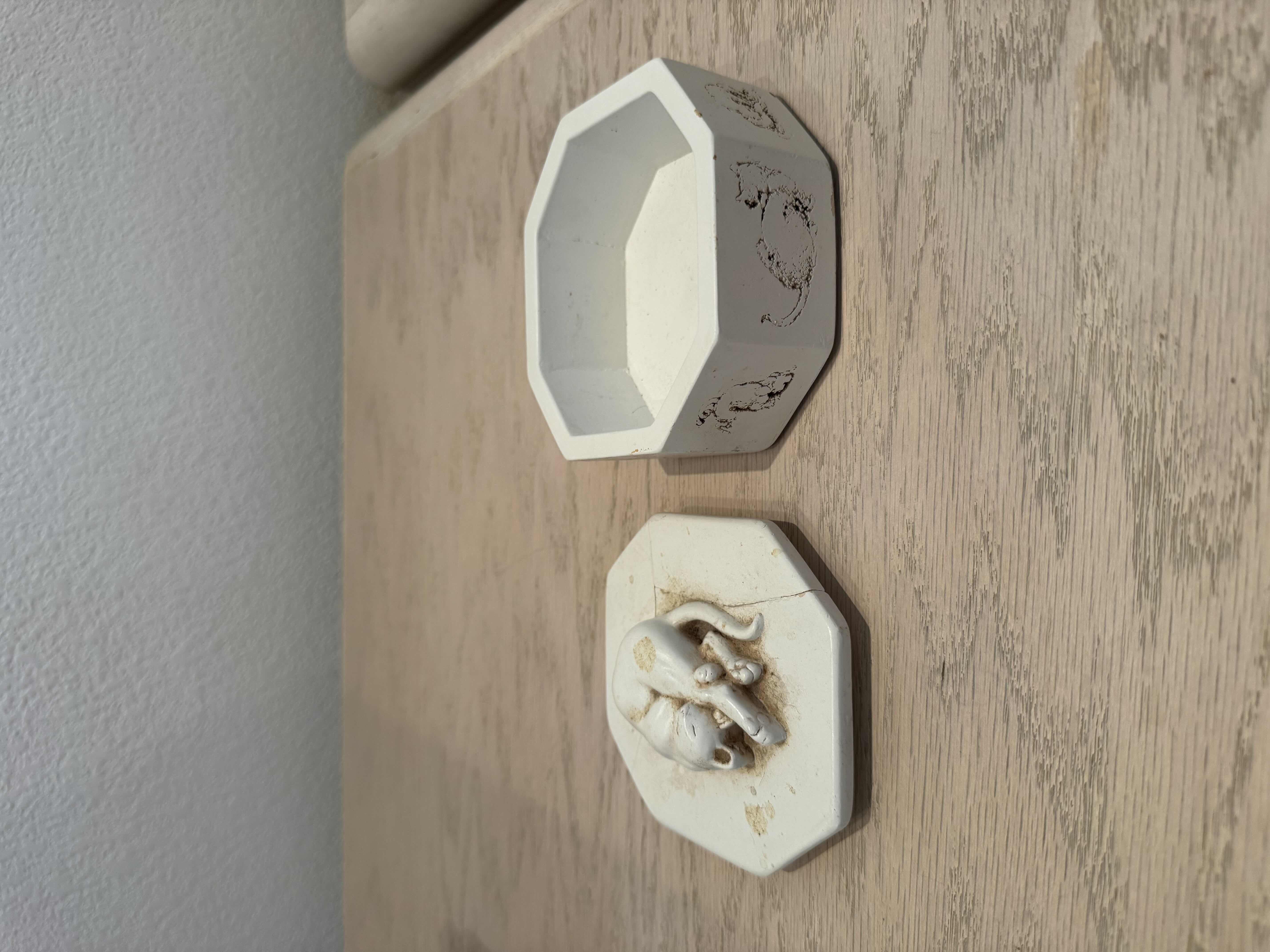 Photo 1 of CAT HOME DECOR, JEWELRY BOX AND CAT FIGURINE 

JEWELRY BOX
4.5” X H2”

CAT
6” X H7”