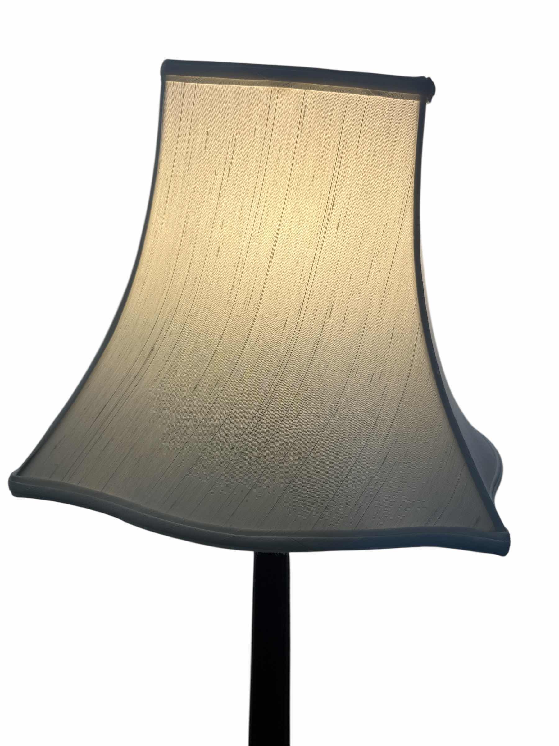 Photo 4 of 56” LAMP