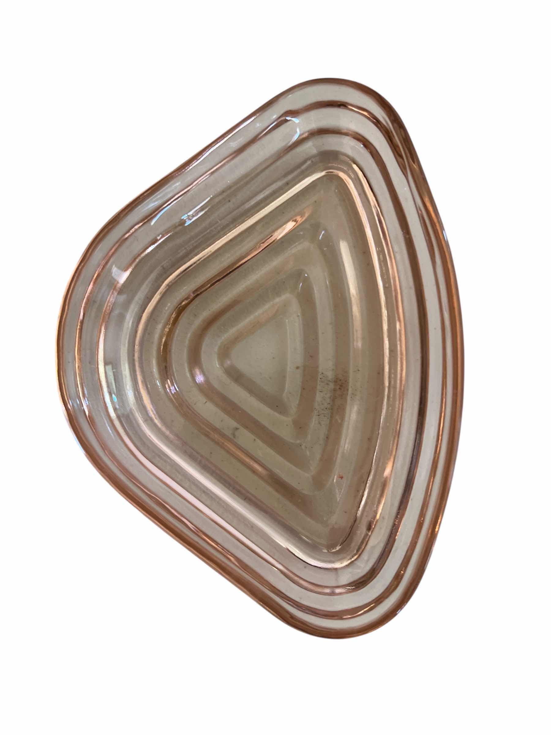 Photo 3 of 5 - PINK DEPRESSION GLASS BOWLS 6” WIDE