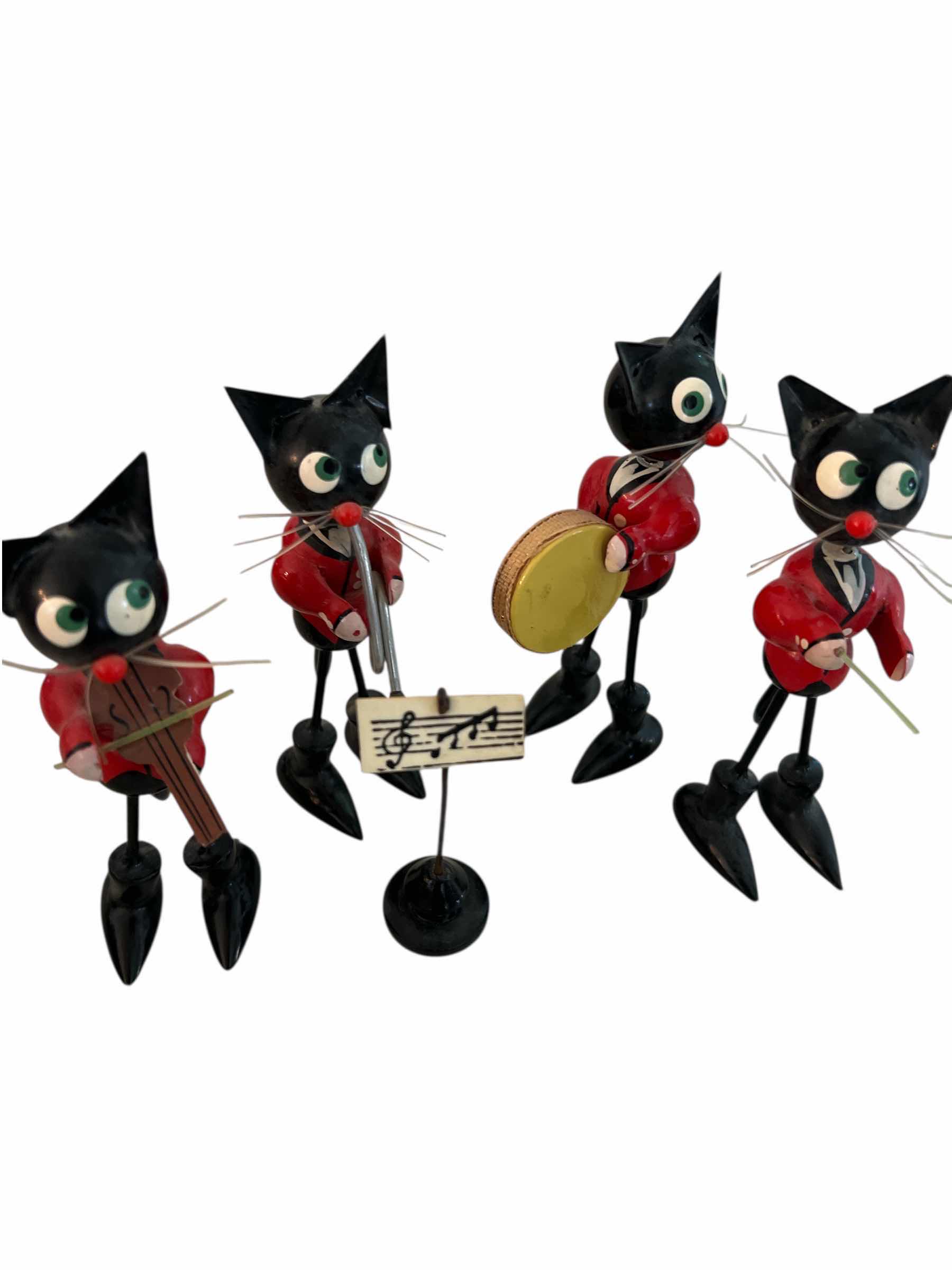 Photo 1 of 7 - PIECE POLISH CARVED WOOD CAT BAND - TALLEST IS 4”