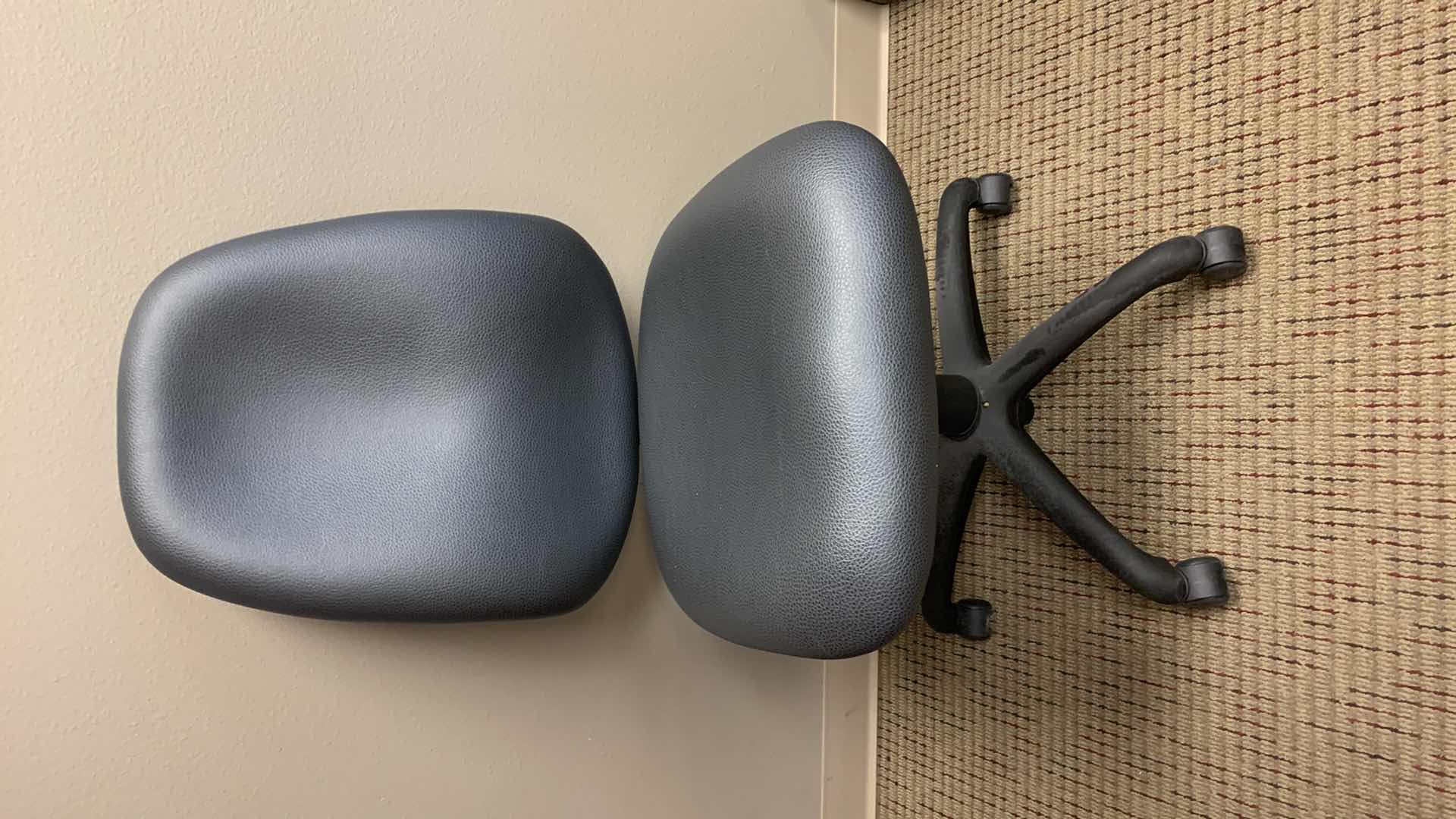 Photo 1 of BLACK MID-VACK TASK OFFICE CHAIR ON ROLLERS