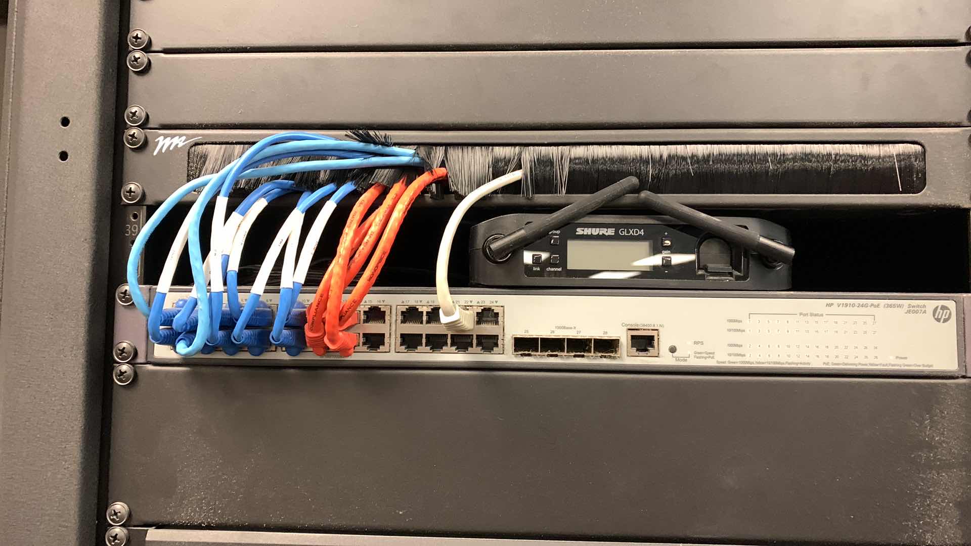 Photo 4 of CRESTRON MULTI UNIT VIDEO MULTIMEDIA SYSTEM IN RACK