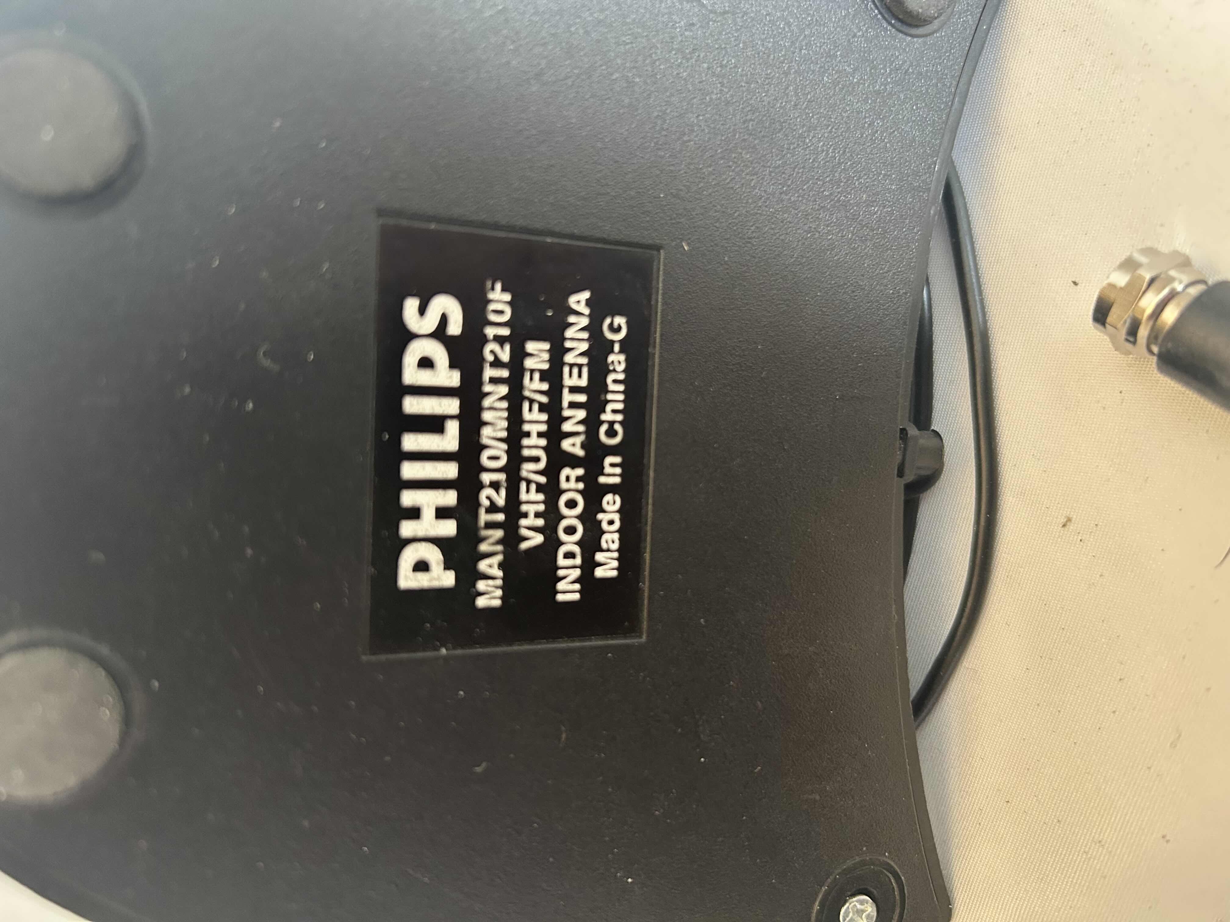 Photo 2 of 2- NEW IN BOX DIGITAL SCALES ONE HANGING AND ONE MINI SCALE.