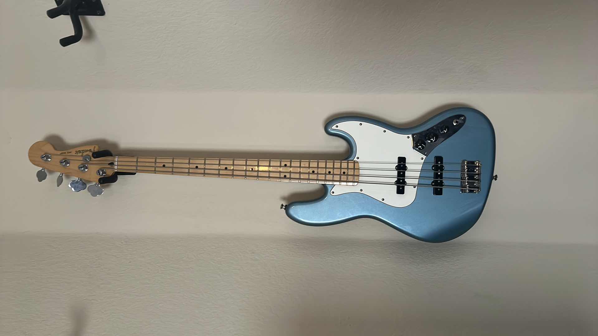 Photo 1 of FENDER JAZZ BASS GUITAR BLUE