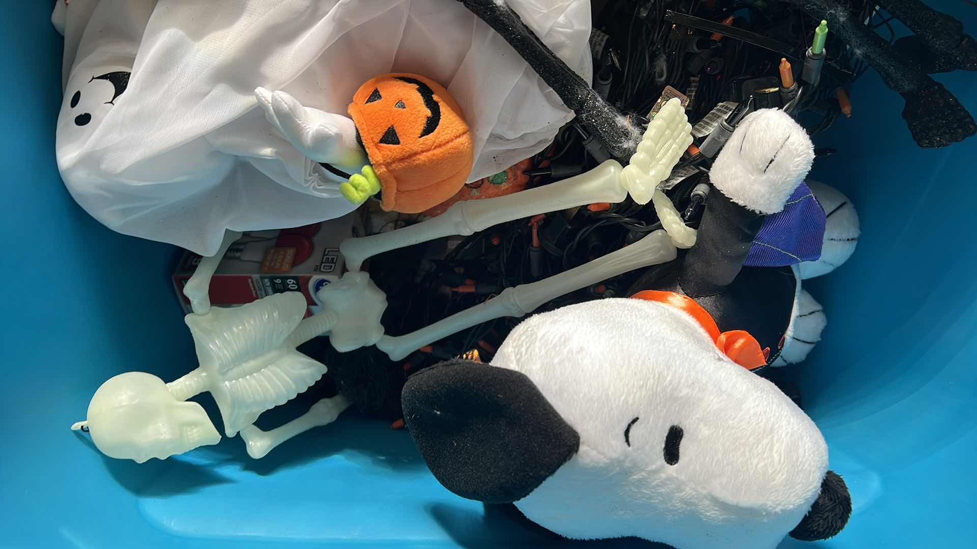 Photo 1 of CONTENTS OF BOX HALLOWEEN DECOR