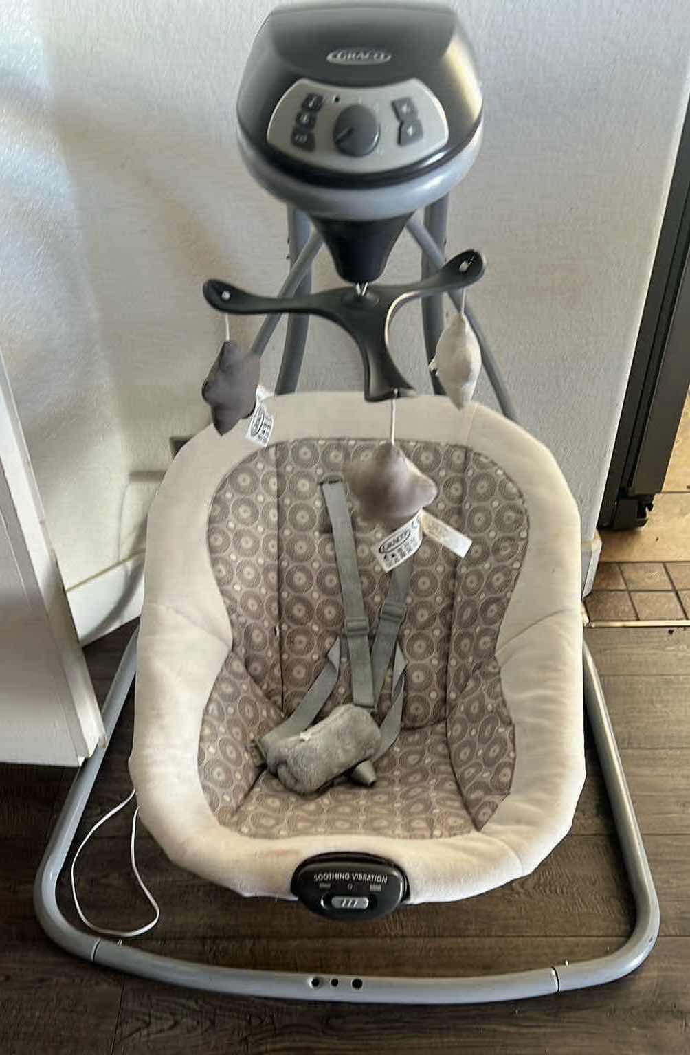 Photo 1 of GRACO BABY SWING