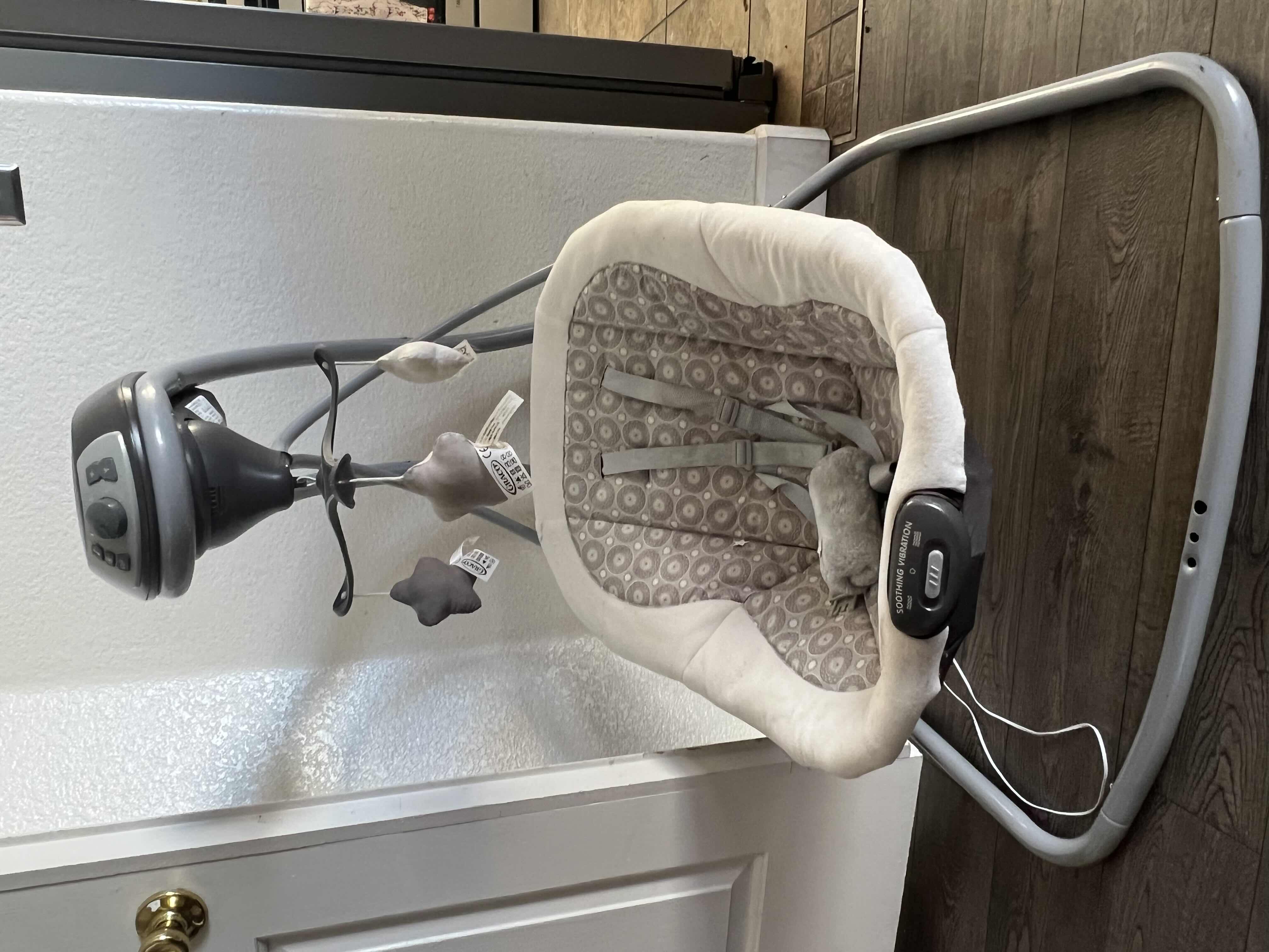 Photo 1 of GRACO BABY SWING