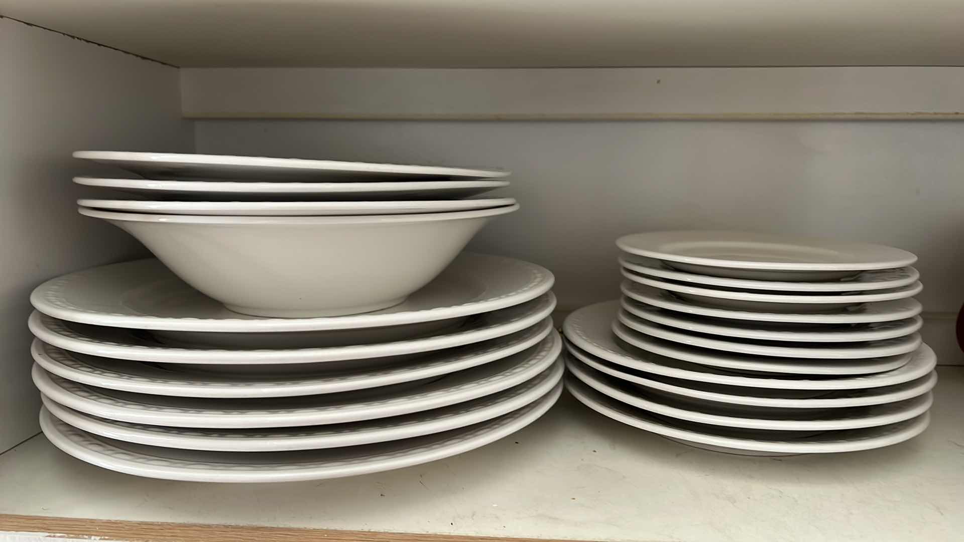 Photo 1 of CONTENTS OF SHELF WHITE DISH SET