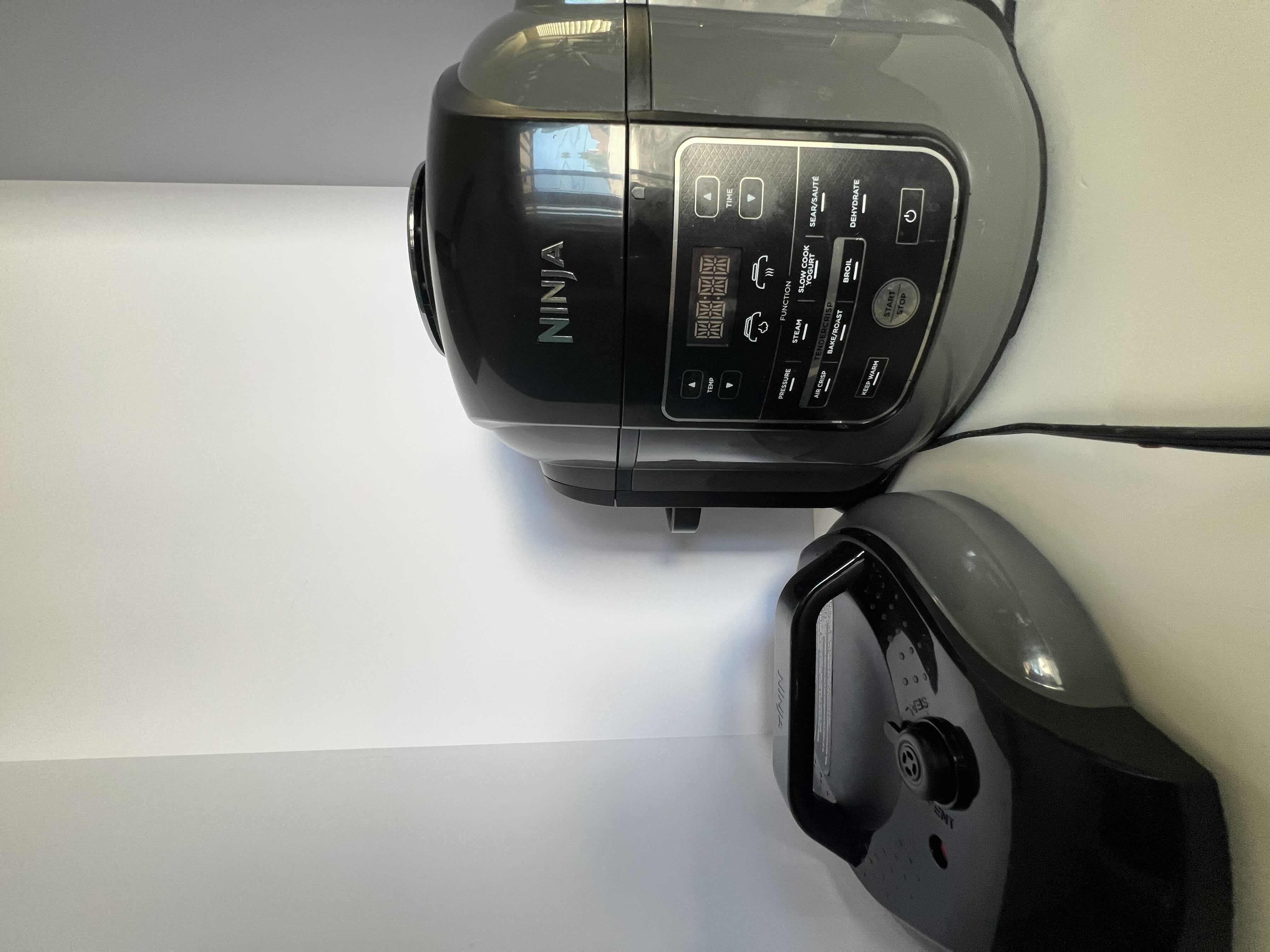 Photo 1 of 8 QUART 12 IN 1 FOODI COOKER. AIR FRYER, SLOW COOKER, PRESSURE COOKER. ETC...