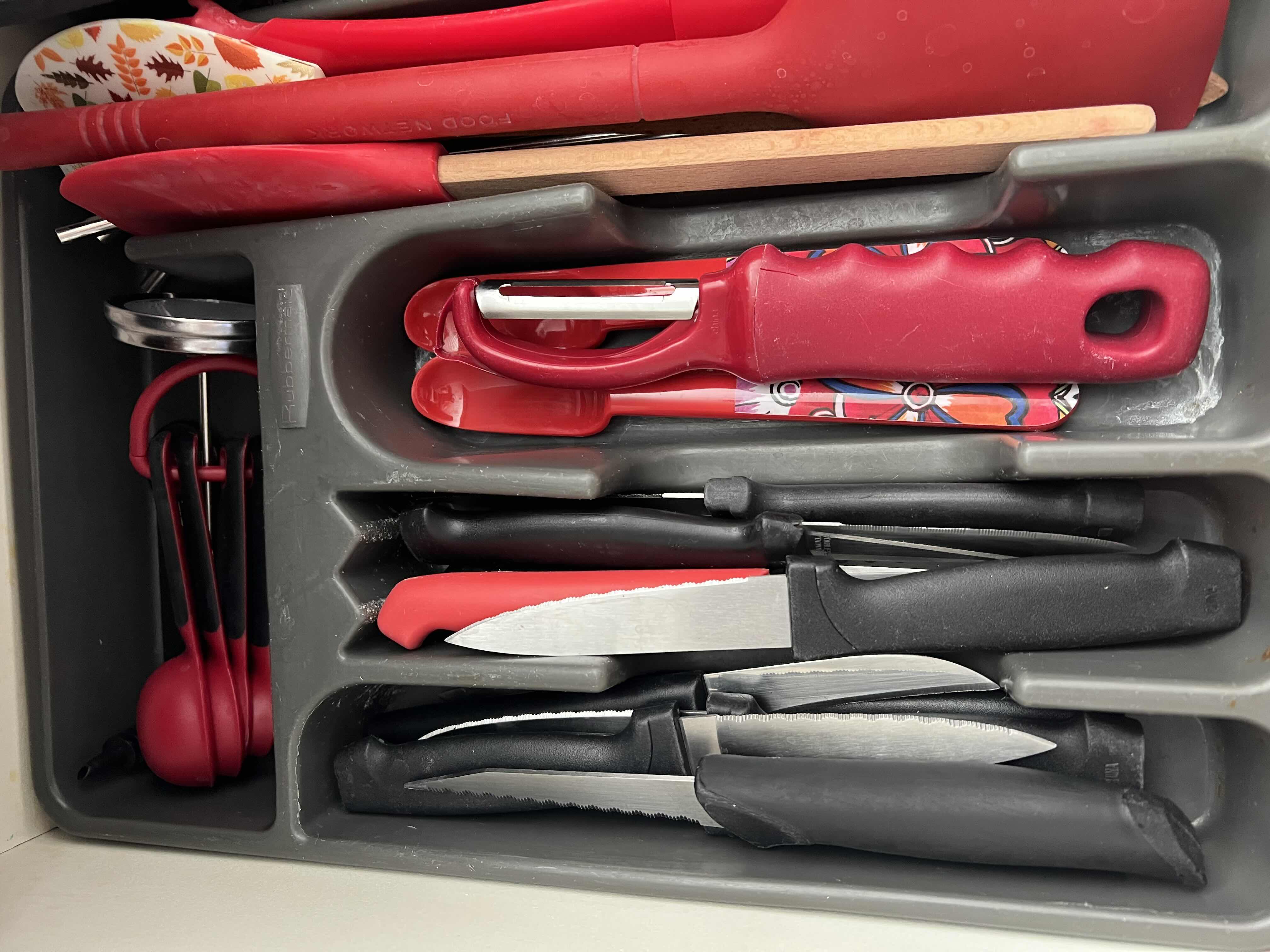 Photo 1 of CONTENTS OF KITCHEN DRAWER