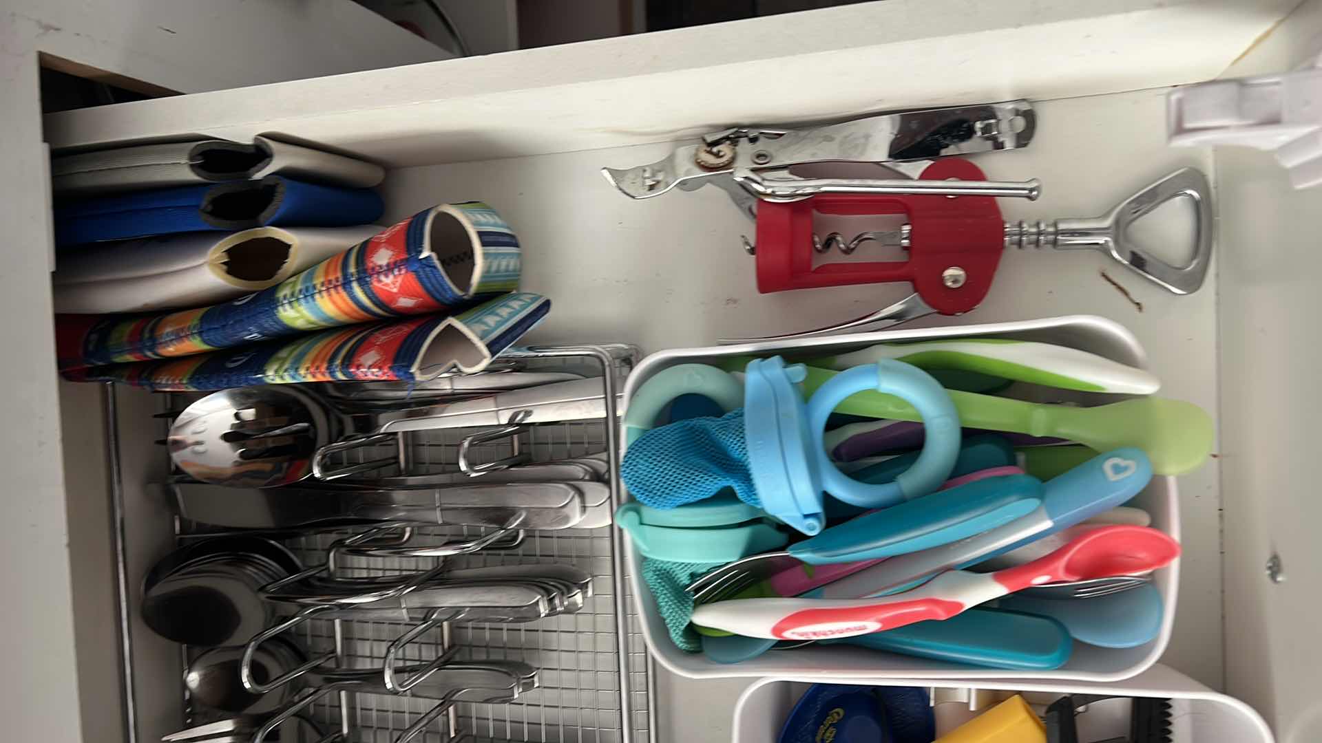 Photo 1 of CONTENTS OF KITCHEN DRAWER