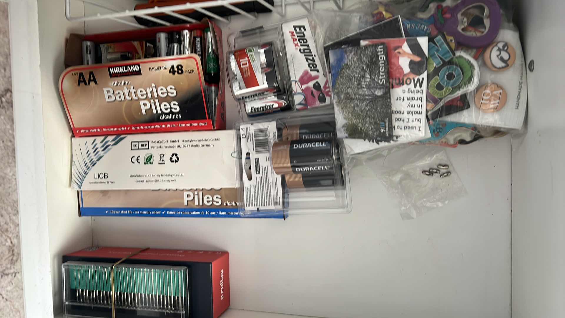 Photo 1 of CONTENTS OF KITCHEN DRAWER