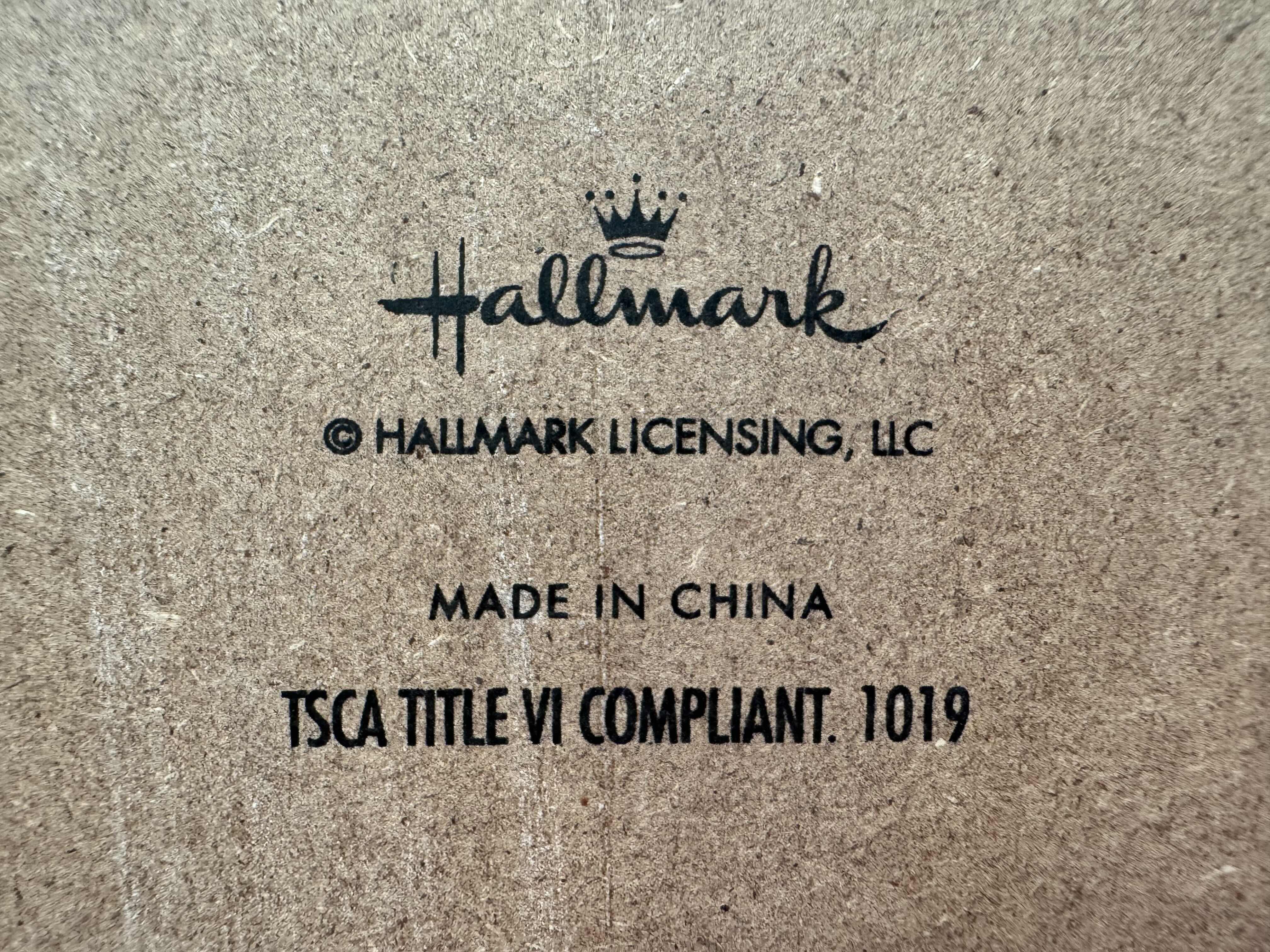 Photo 1 of 29
HALLMARK WALL DECOR, WALL SIGN, “LOVE YOU TO THE MOON AND BACK”
15.5” DIAMETER