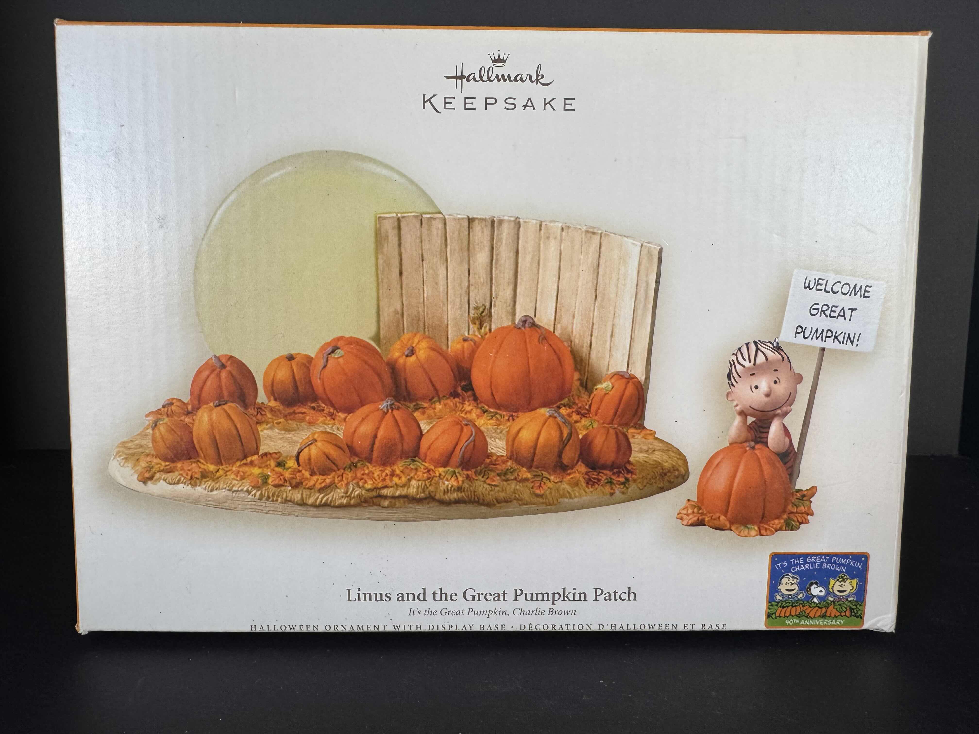 Photo 1 of HALLMARK KEEPSAKE THE PEANUTS “LINUS AND THE GREAT PUMPKIN PATCH” HALLOWEEN ORNAMENT