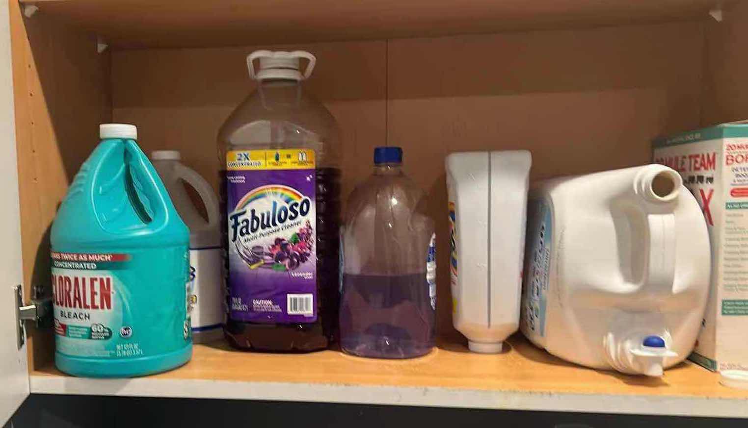 Photo 1 of Contents of cab