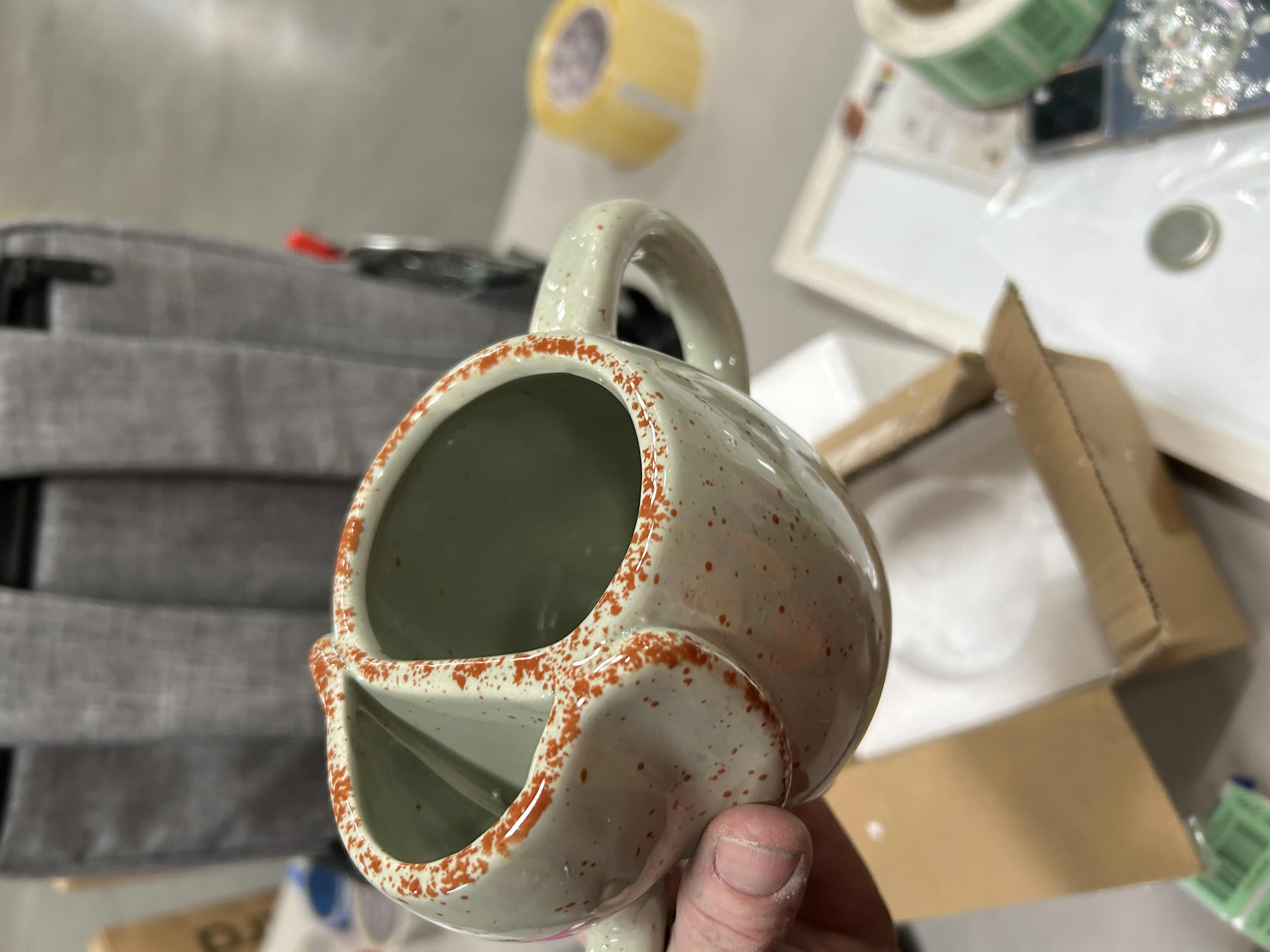 Photo 1 of 24 per carton, 11 cartons, selling as a pair 

132 total
196304-196435