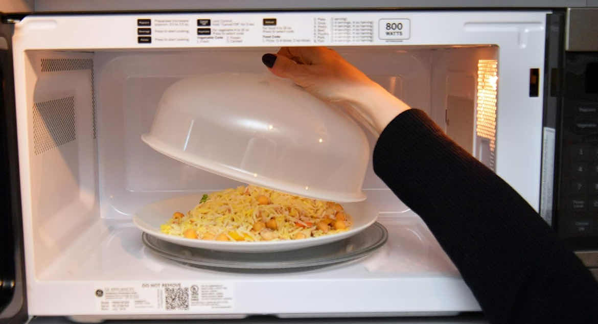 Photo 1 of CASE OF 21 HOME-X MICROWAVE DOMED COVER SPLATTER GUARD PLATE BOWL MUG COVER BPA FREE DISHWASHER SAFE 10”D x 5” H CLEAR