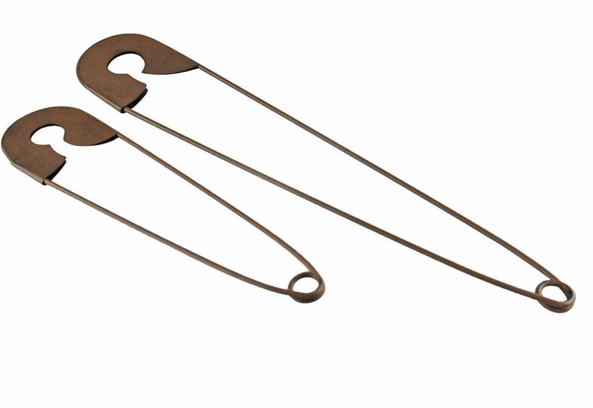 Photo 1 of CASE OF 30 SETS HOME-X RUSTIC METAL SAFETY PIN WALL DECOR SET LARGE WALL HANGING FOR LAUNDRY ROOM LIVING ROOM FARMHOUSE STYLE DECOR OVERSIZED 3D WALL HANGING BURNISHED BRASS FINISH SET OF 2