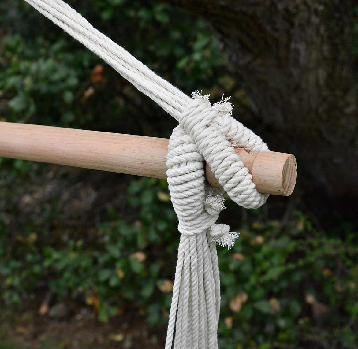 Photo 1 of CASE OF 4 ARAD WHITE HANGING ROPE HAMMOCK CHAIR SWING SEAT FOR ANY INDOOR OR OUTDOOR SPACES MAX. 265 LBS. 2 SEAT CUSHIONS INCLUDED CASE