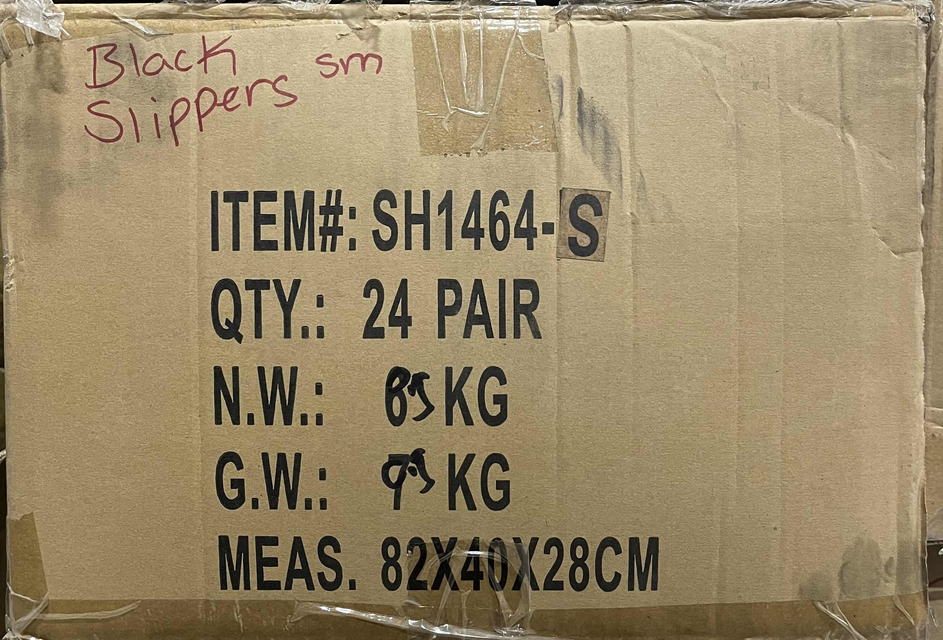 Photo 1 of HOME X BLACK UNISEX MEMORY FOAM HOUSE SLIPPERS MENS SIZE 6-7 WOMENS SIZE 6.5-8.5 1 CASE/ 24 PAIRS