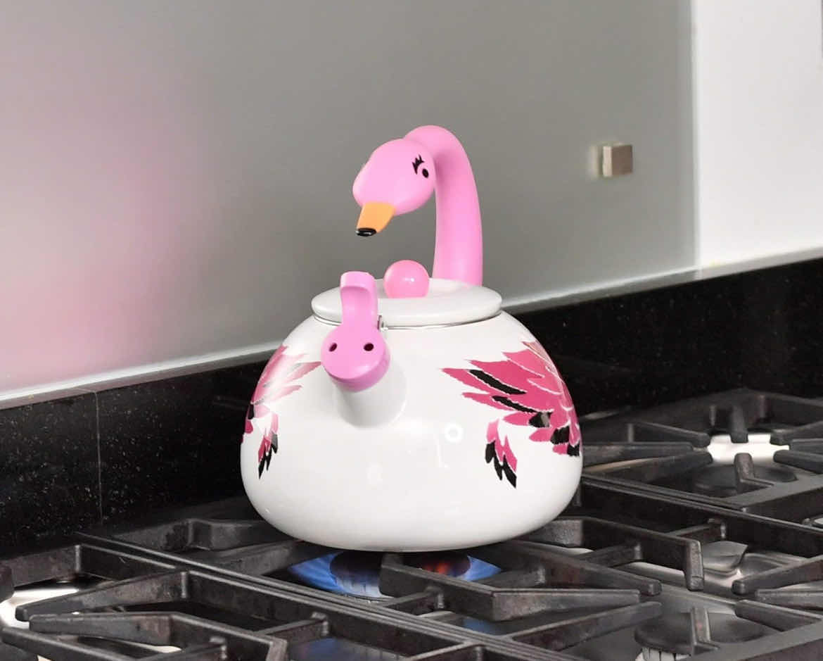 Photo 1 of HOME X PINK FLAMINGO WHISTLING TEA KETTLE 2.3QT (1CASE/6PCS)