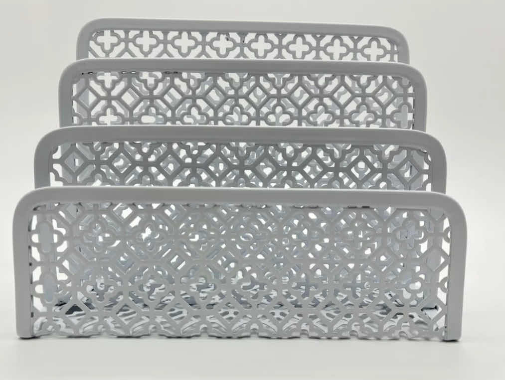 Photo 1 of HOME X 3 SLOT METAL LETTER HOLDERS  7” X 3” H5” (1CASE/72PCS)