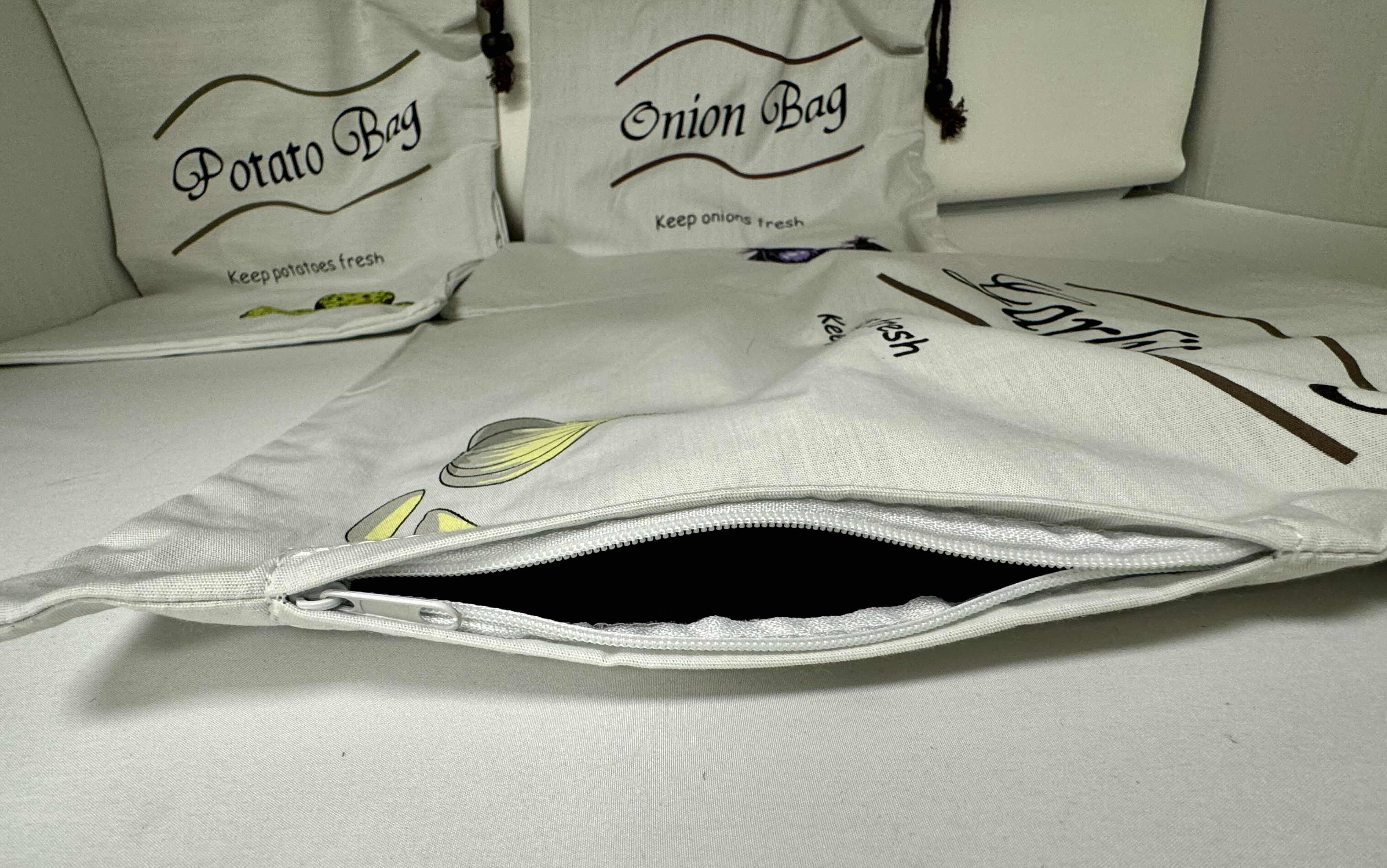 Photo 1 of 3-BRAND NEW-HOME-X RUSTIC COTTON REUSABLE PRODUCE BAGS. WHITE WITH DOUBLE DRAWSTRING POUCH, REUSABLE ECO-FRIENDLY NATURAL MUSLIN BAGS, LABLED FOR POTATOES, ONIONS, AND GARLIC. 11"W X 16"H.
